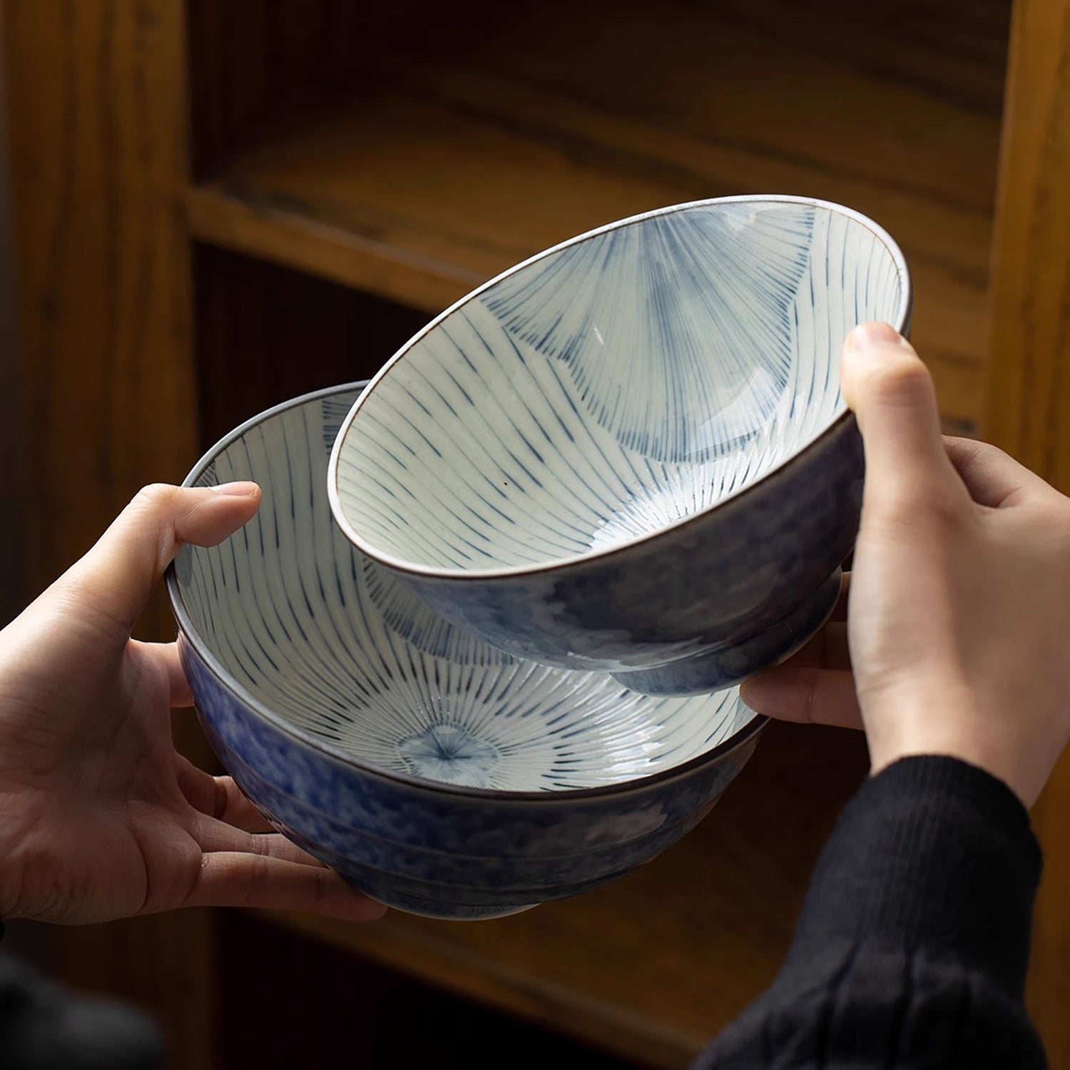 Vaisselle en céramique Mino-yaki "Sakura bleue sous la pluie”