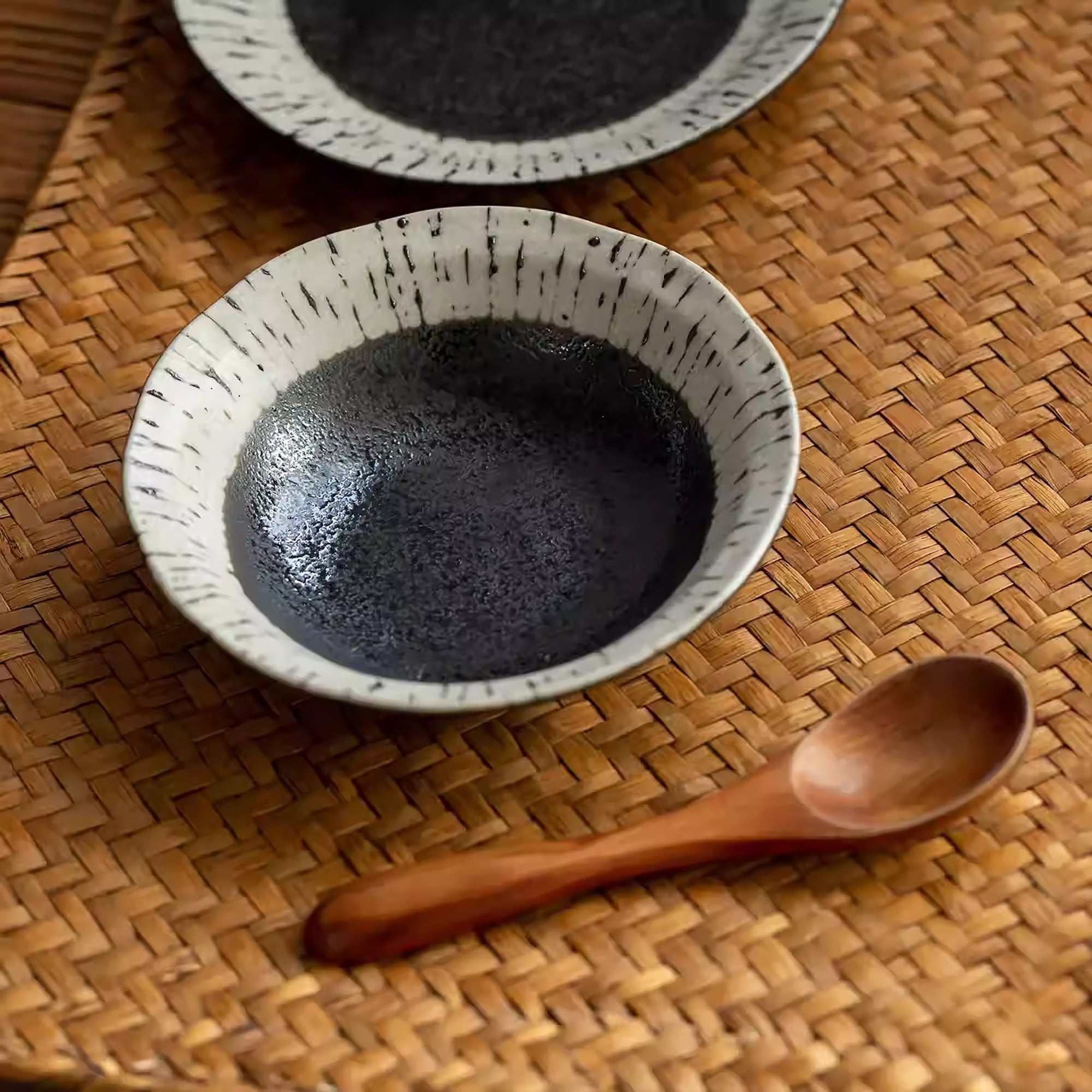 Assiette en céramique Mino avec motif togusa