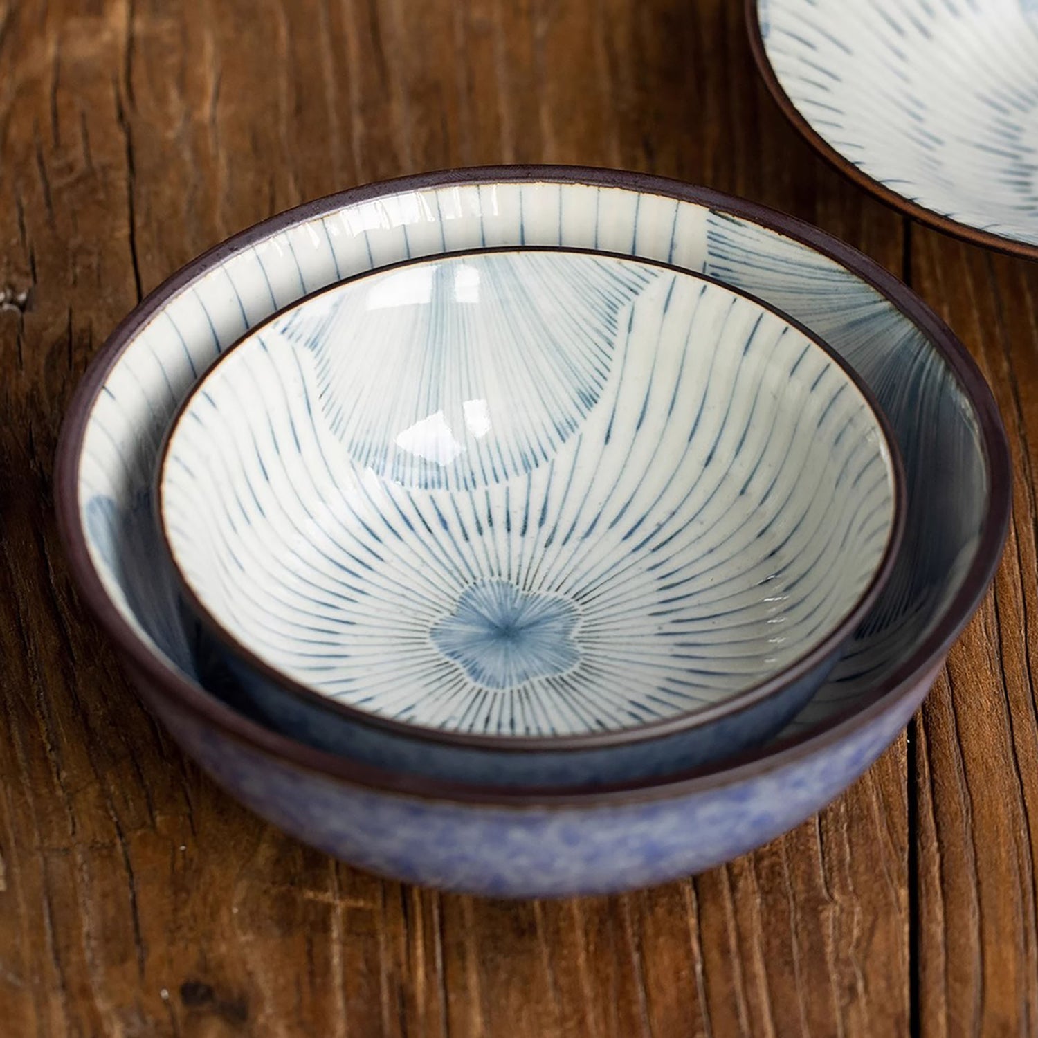 Vaisselle en céramique Mino-yaki "Sakura bleue sous la pluie”