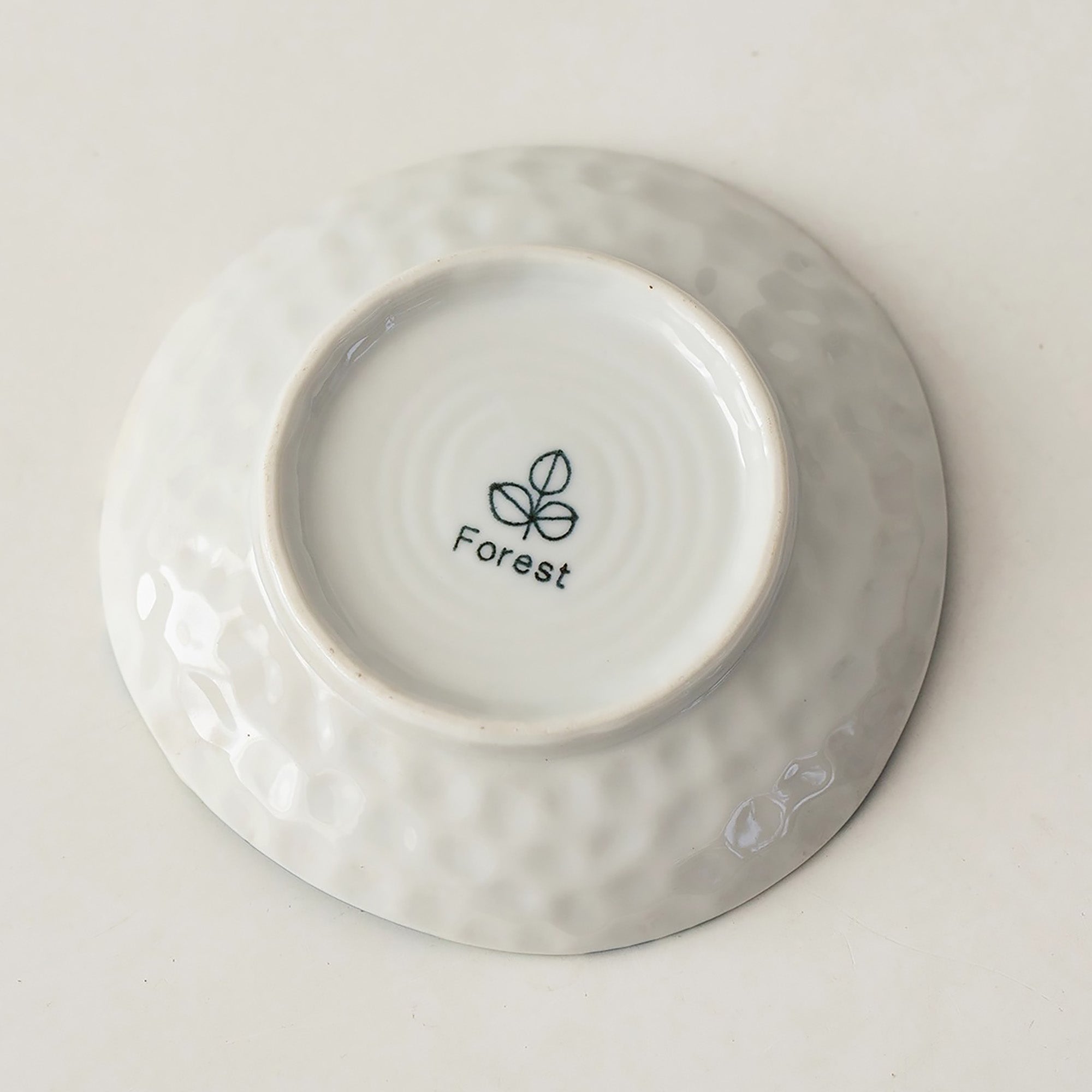 Vaisselle Mino-yaki avec motif feuillage “Forest”