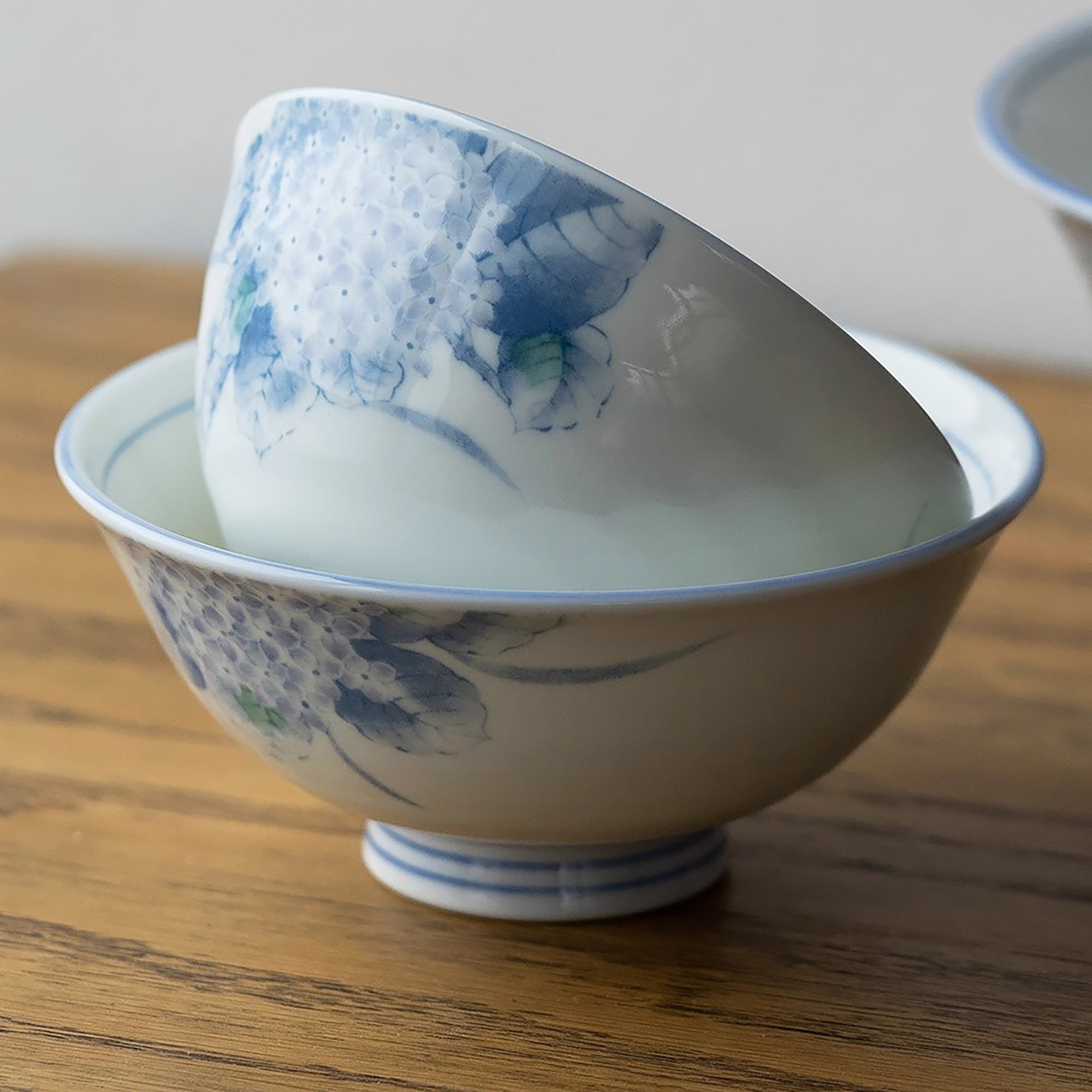 Vaisselle en porcelaine Minoyaki avec Motif hortensia