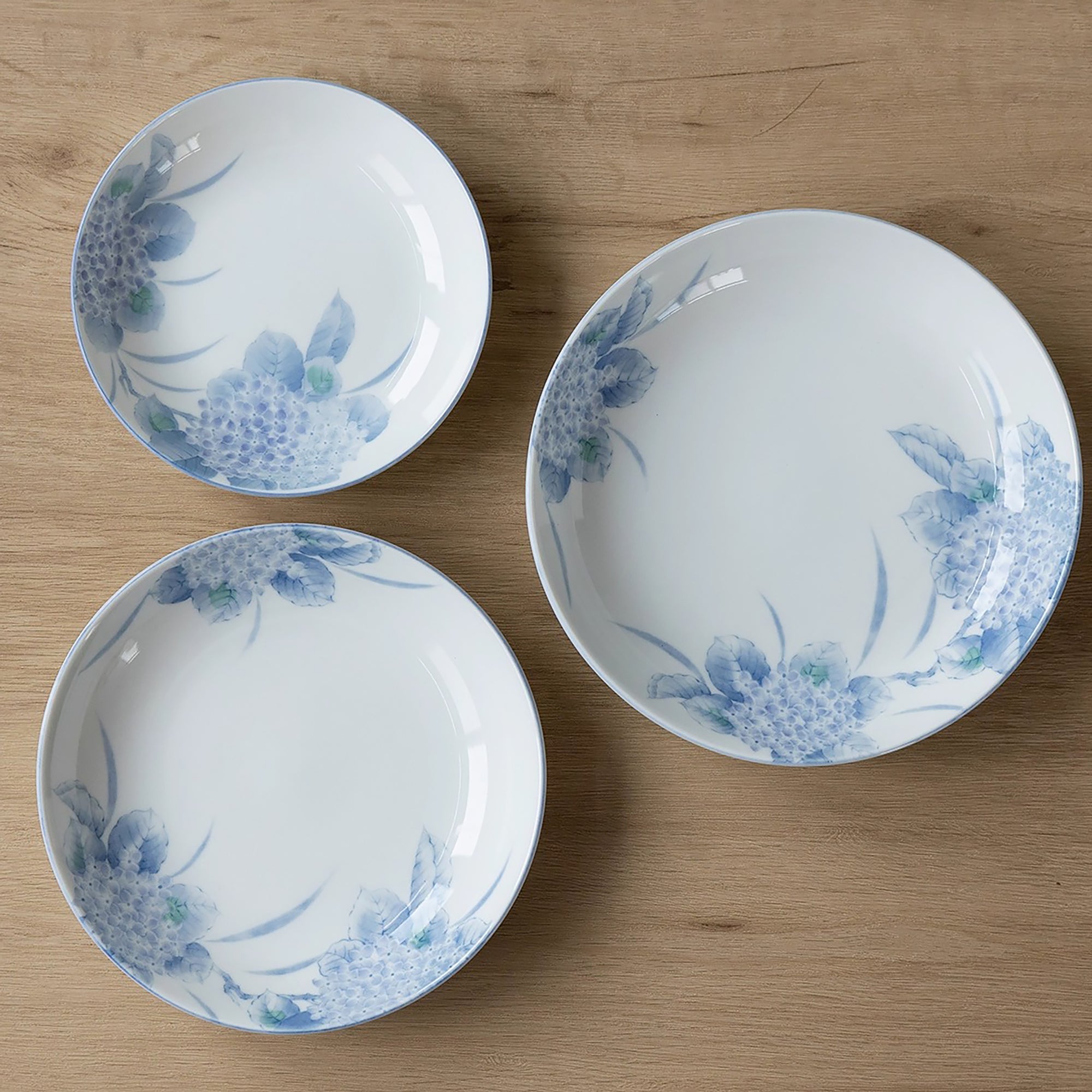 Vaisselle en porcelaine Minoyaki avec Motif hortensia