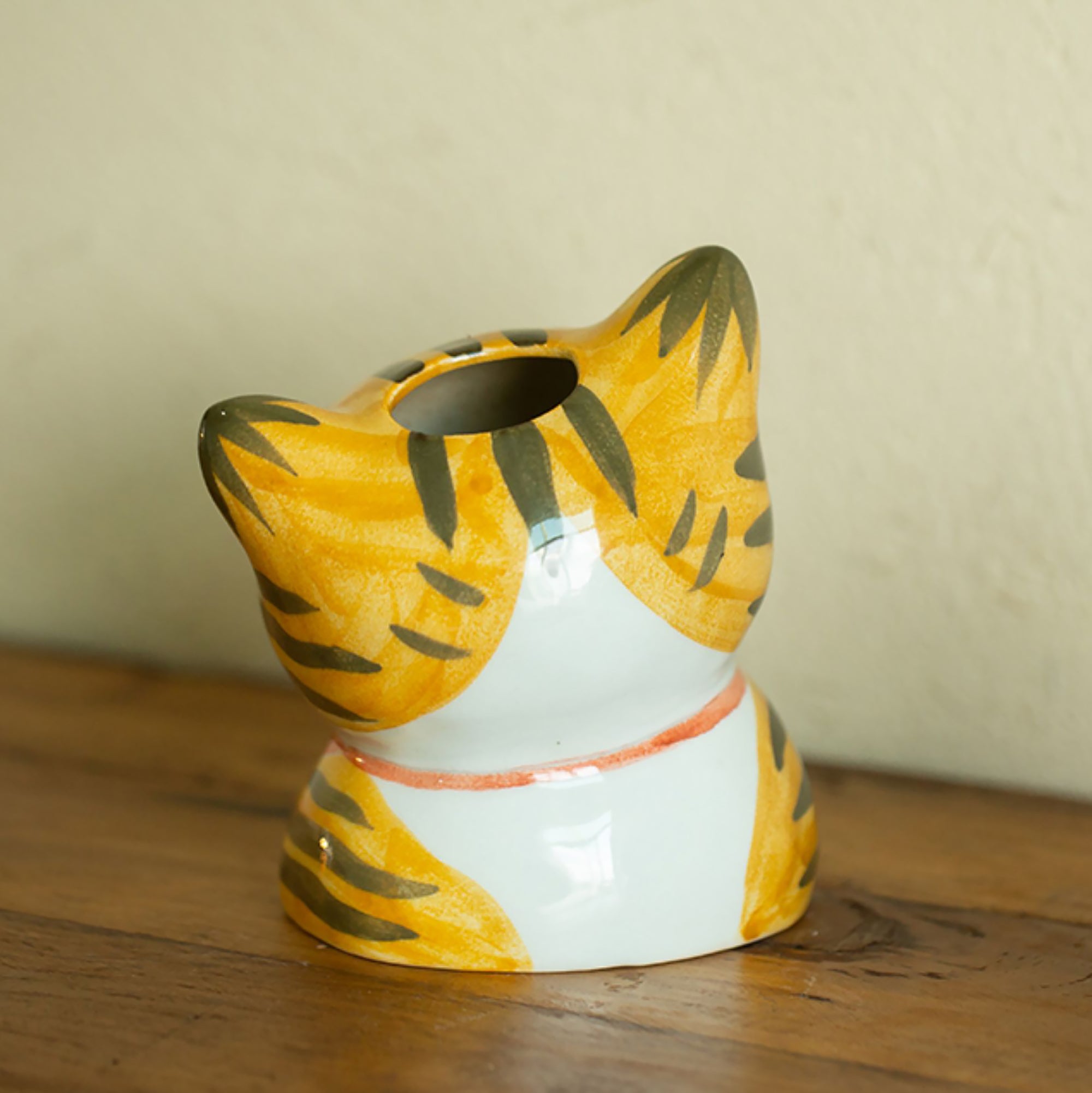 Vase mignon en céramique peinte à la main