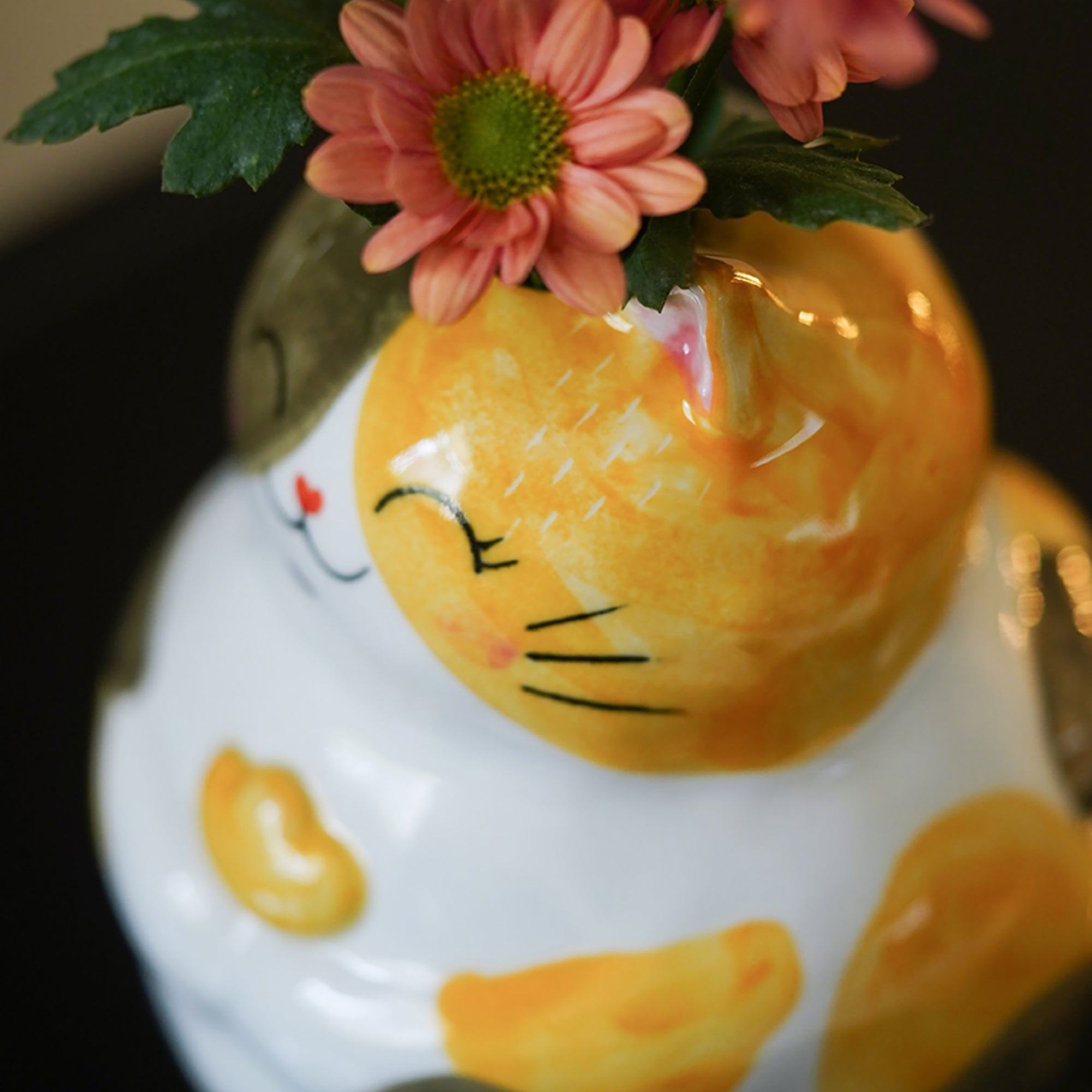 Vase en céramique avec forme chat mignon