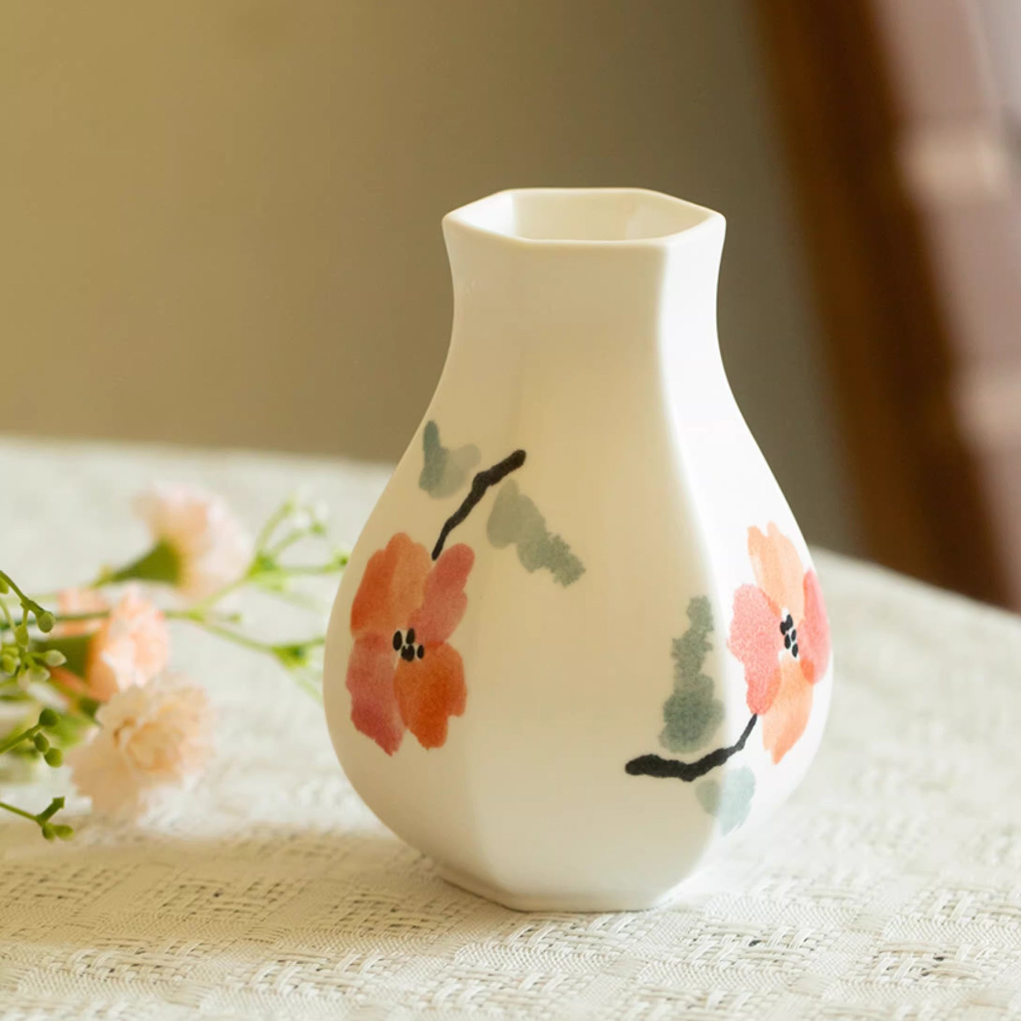 Vase en céramique peint à la main motif floral