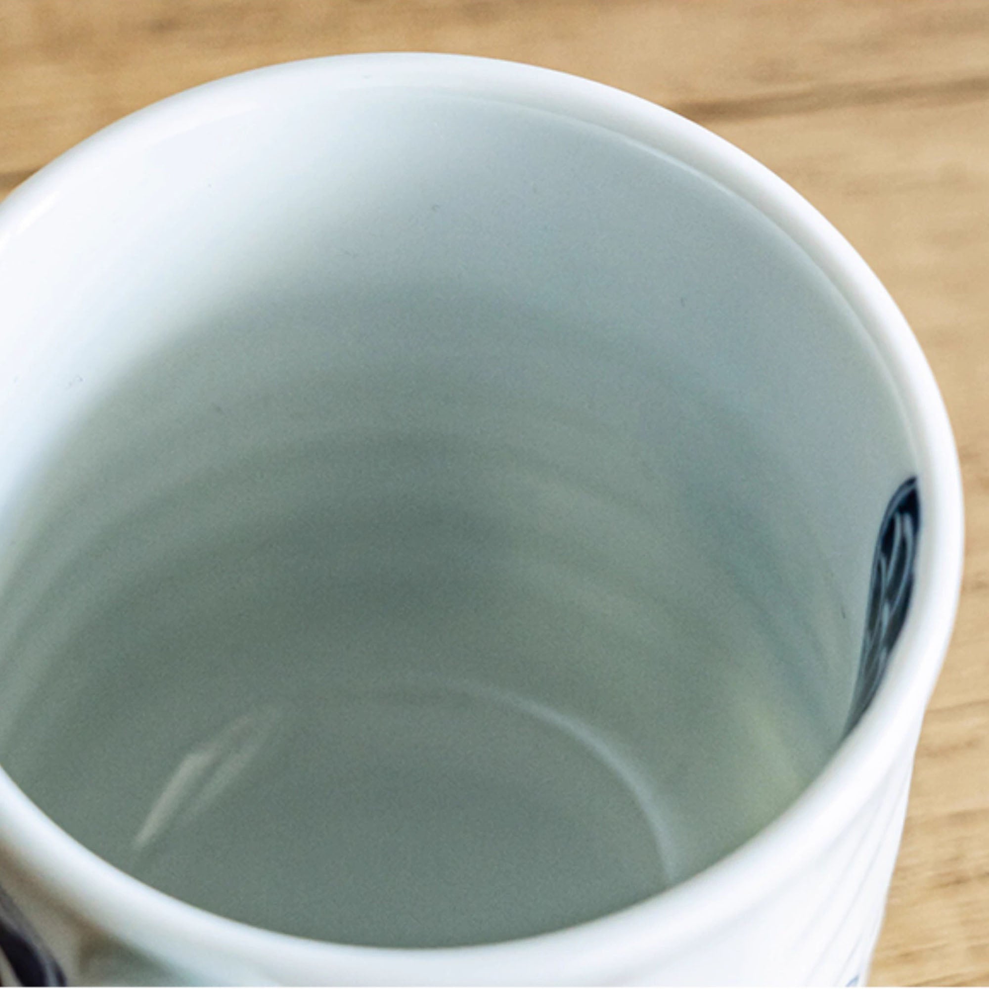 Tasse Yunomi en céramique bleu et blanc