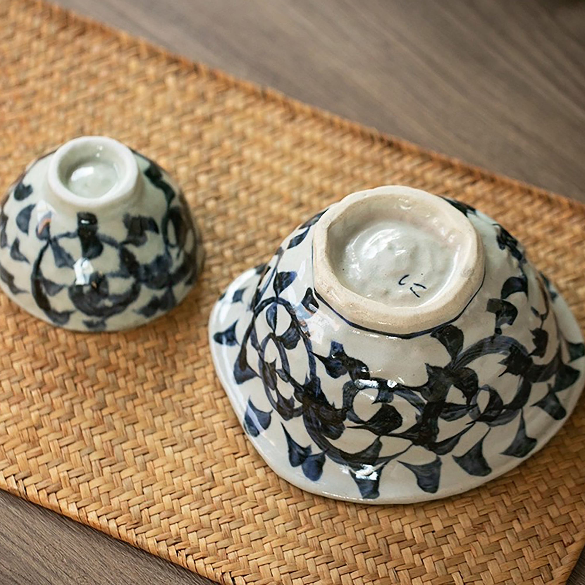 Minoyaki Keramikschale mit floralen Arabeskenmustern