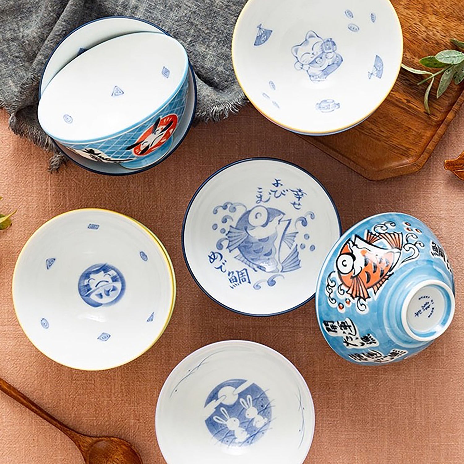 Bols à riz avec design bonheur japonais