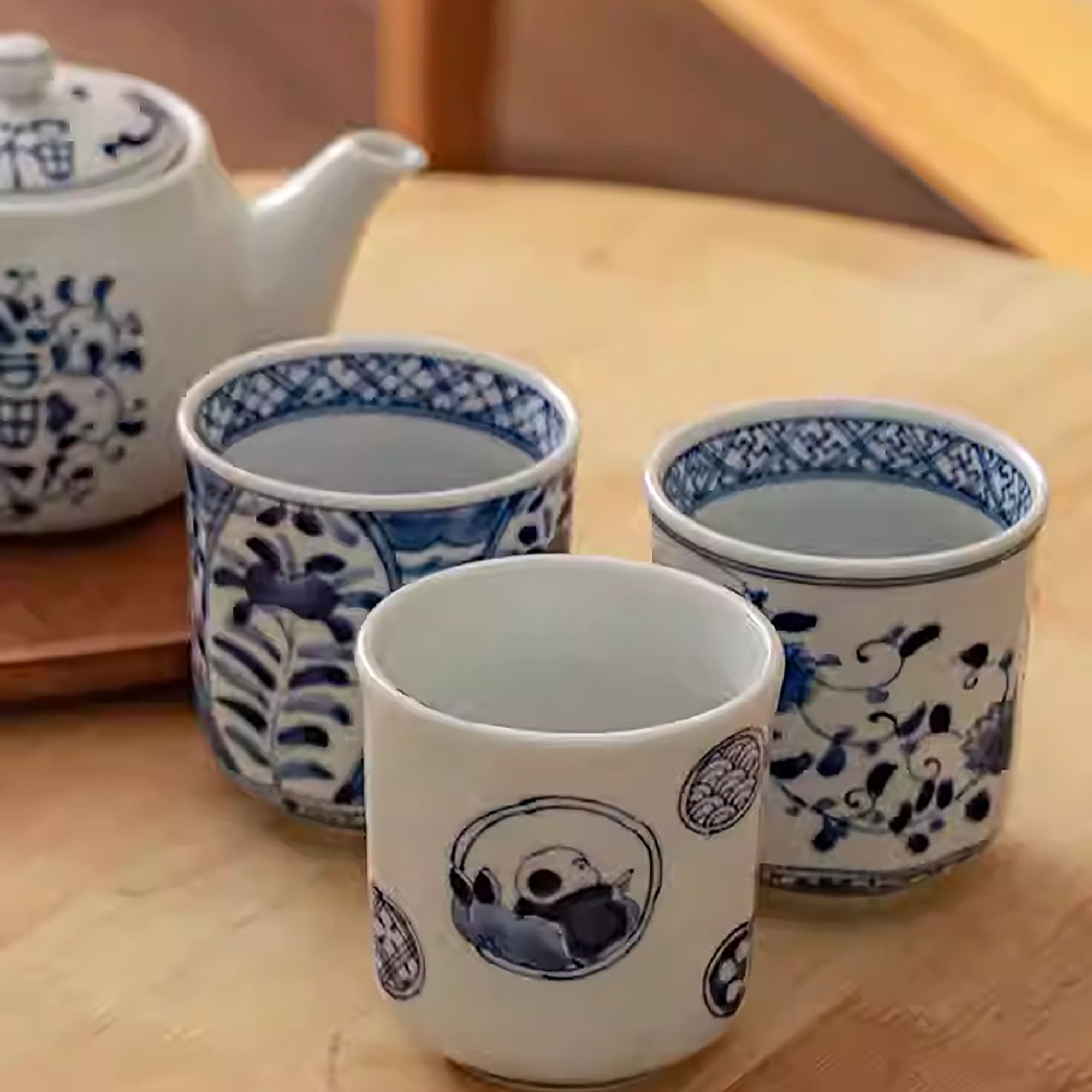 Tasse Yunomi en céramique bleu et blanc