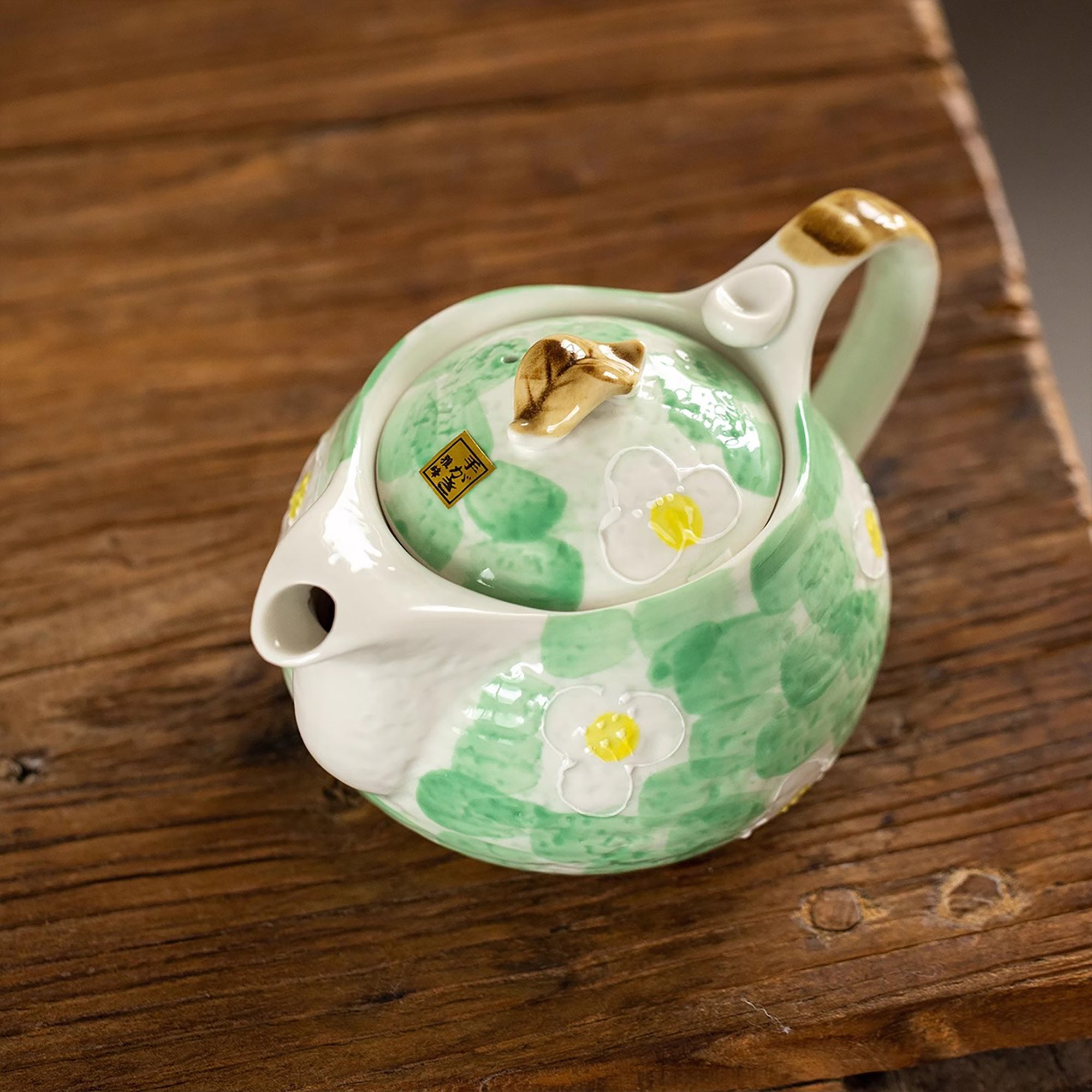 Théière artisanale Seto-yaki avec Motif sakura vert
