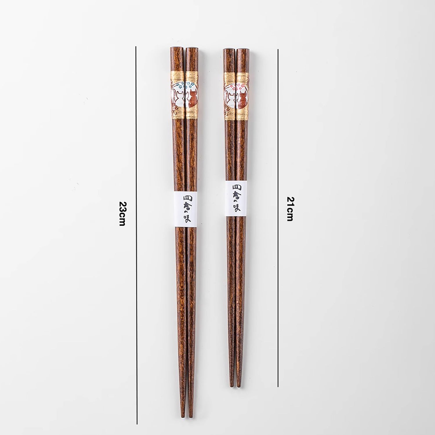 Baguettes en bois avec Chats sous les fleurs de cerisier