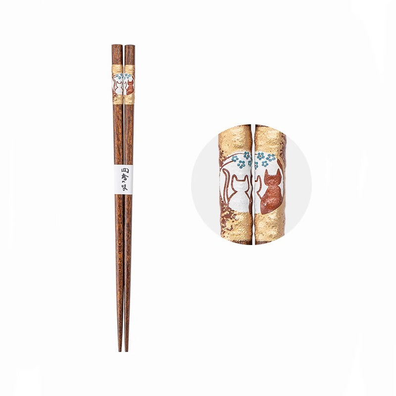 Baguettes en bois avec Chats sous les fleurs de cerisier