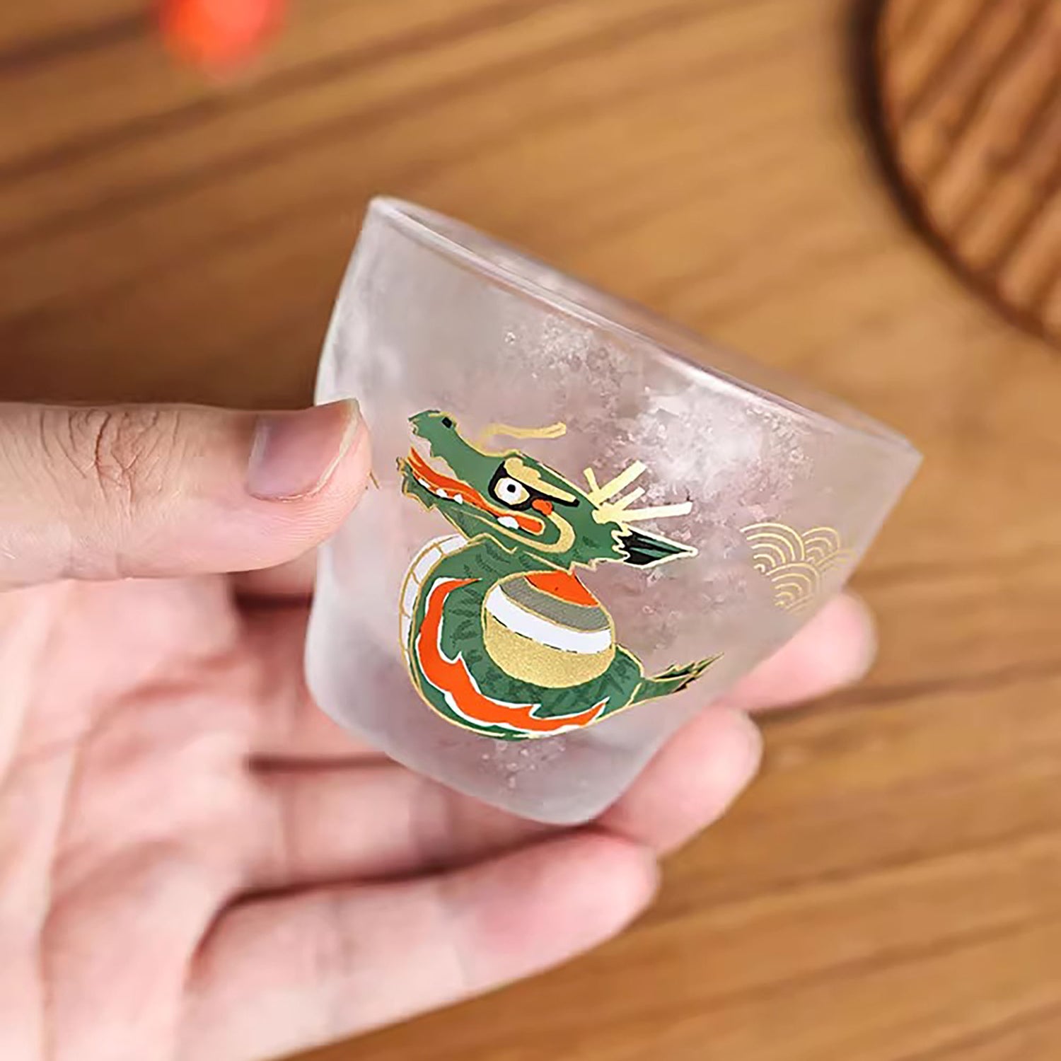 Verre à saké japonais en verre givré Aderia