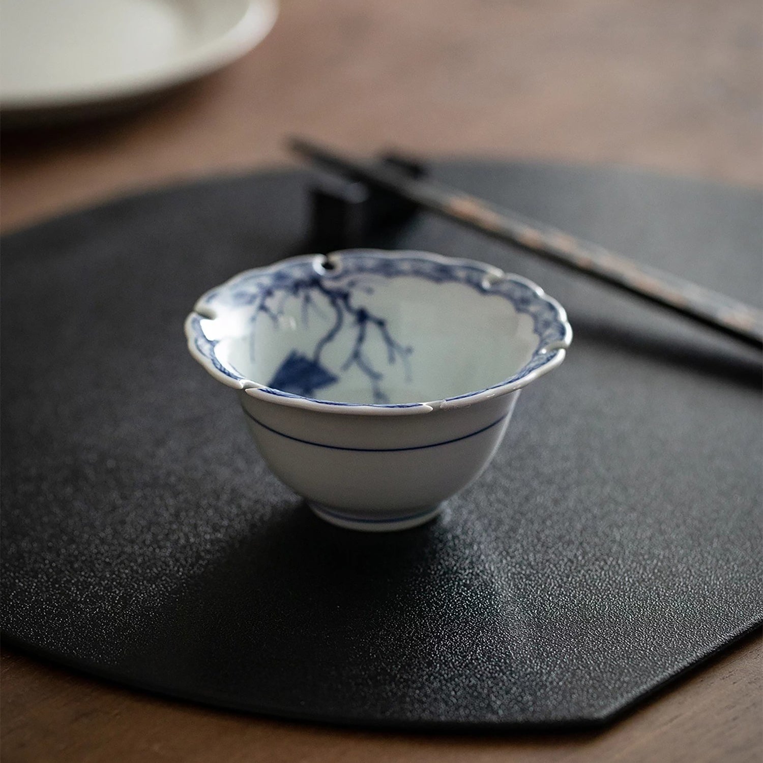 Vaisselle Hamato Arita-yaki bleu et blanc motif oiseau