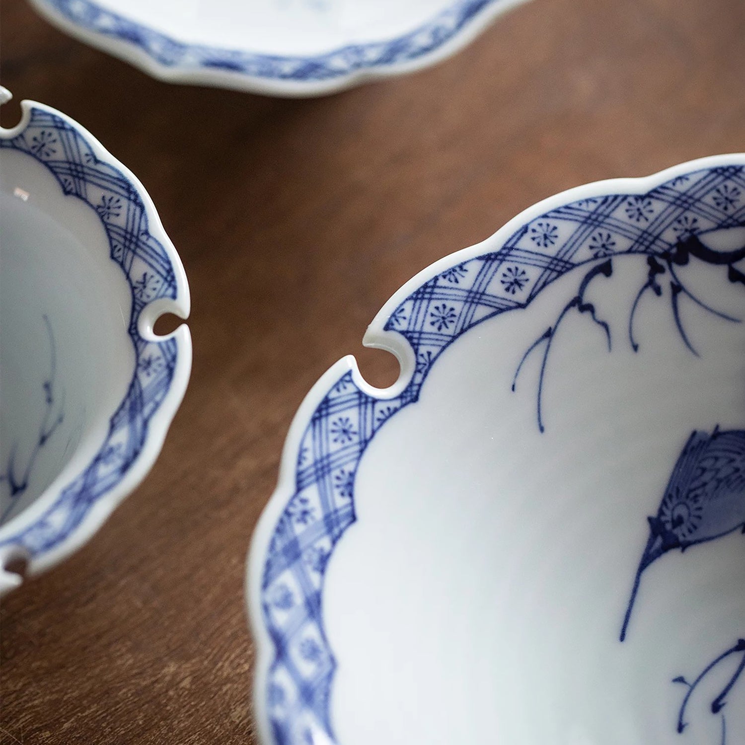 Vaisselle Hamato Arita-yaki bleu et blanc motif oiseau