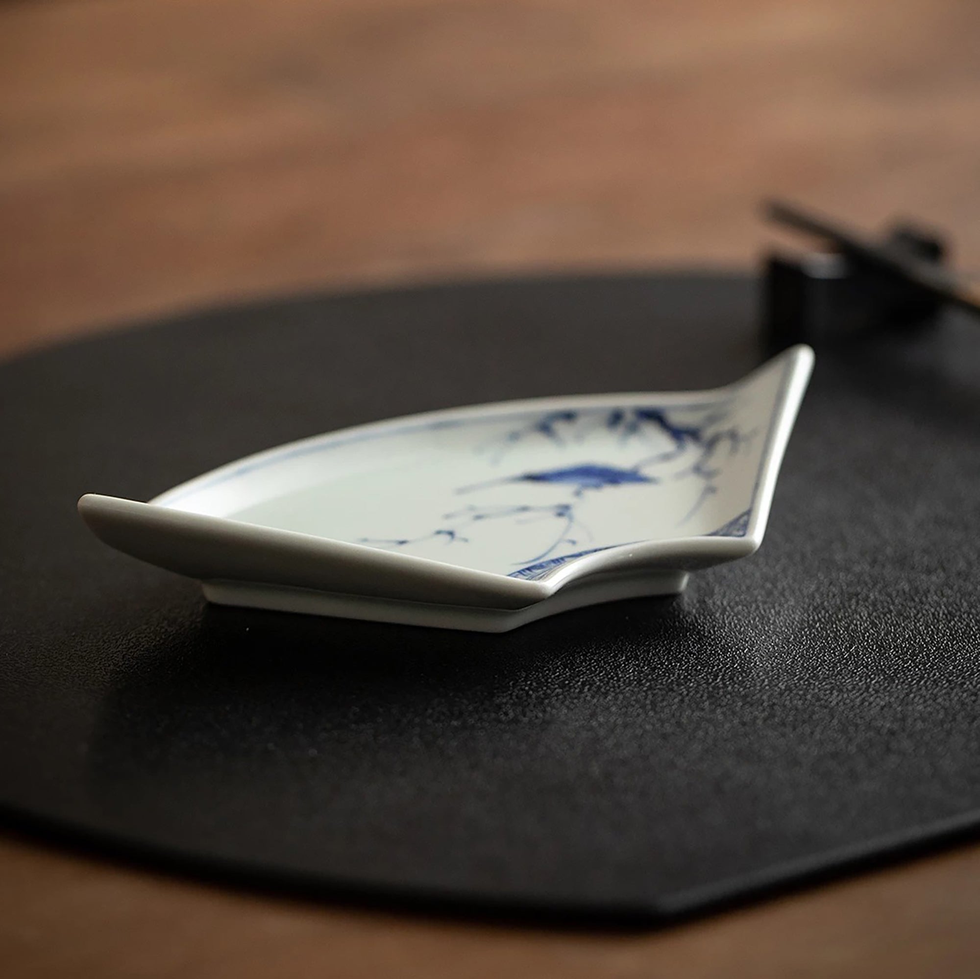 Vaisselle Hamato Arita-yaki bleu et blanc motif oiseau