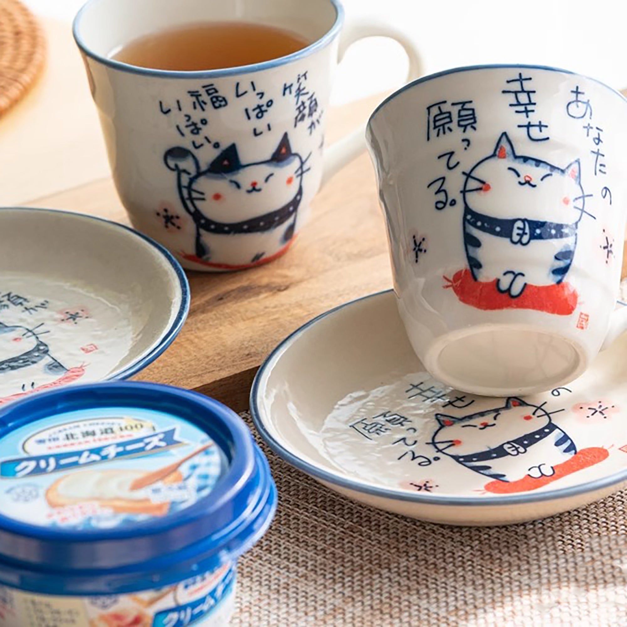 Assiette en ceramique Seto-yaki avec motif chat peint