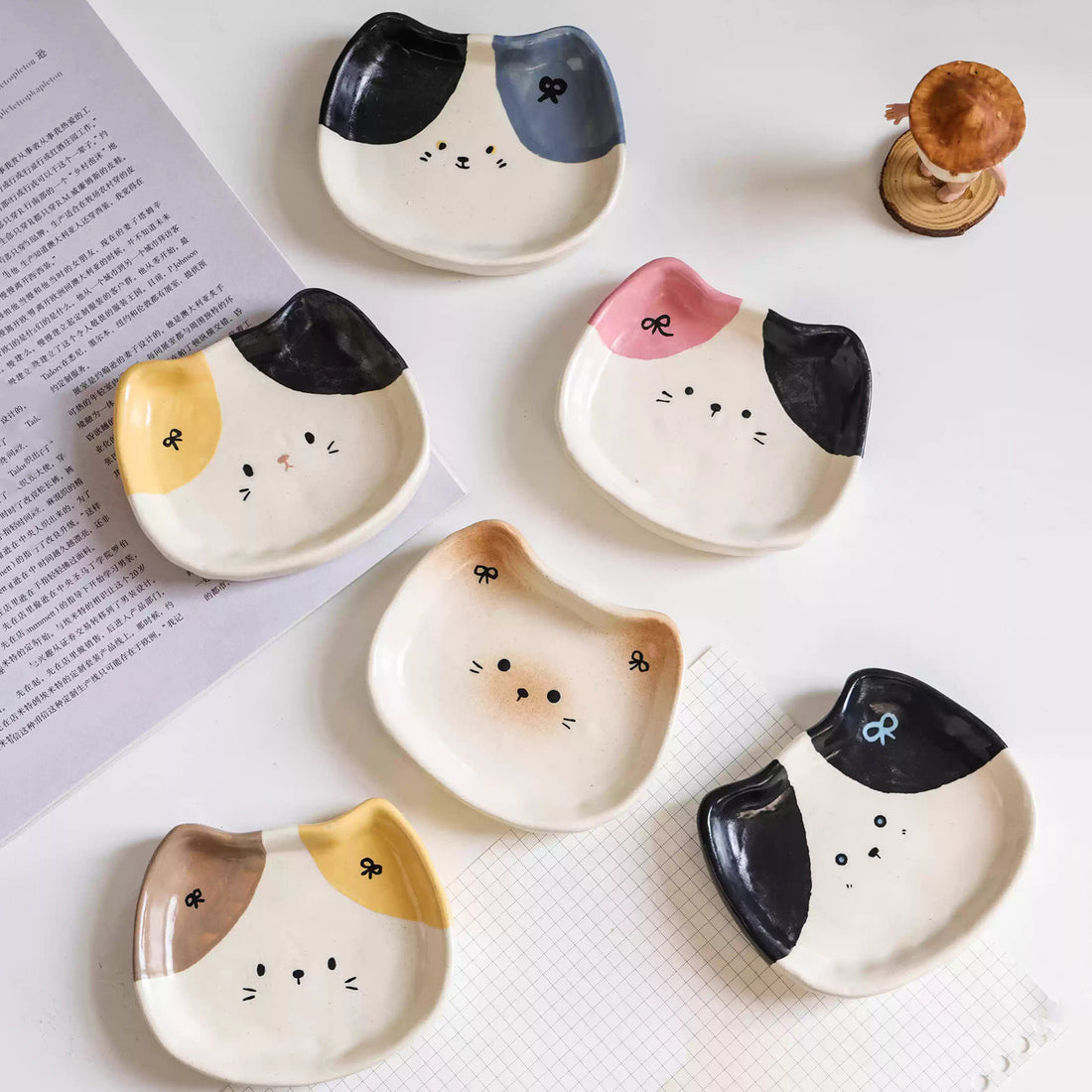 Petite assiette artisanale en forme de chat