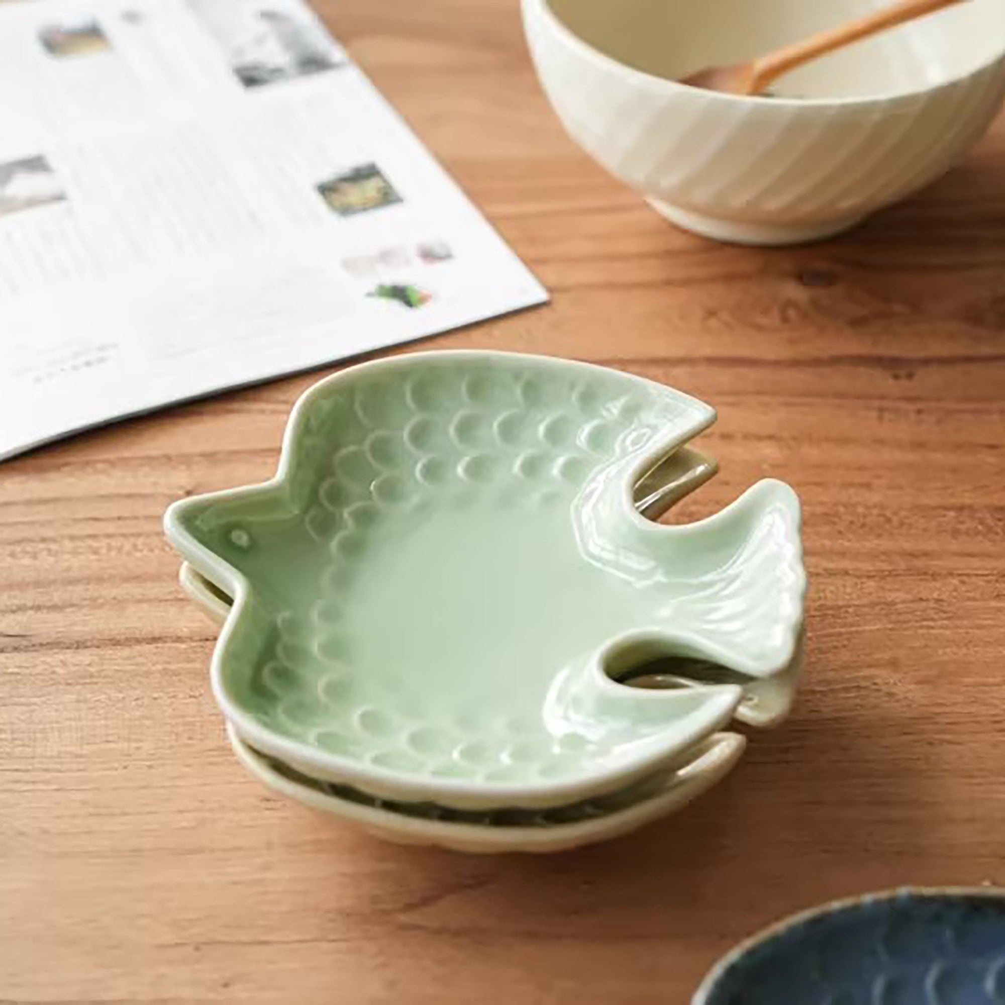 Assiette en céramique Mino-yaki forme oiseau