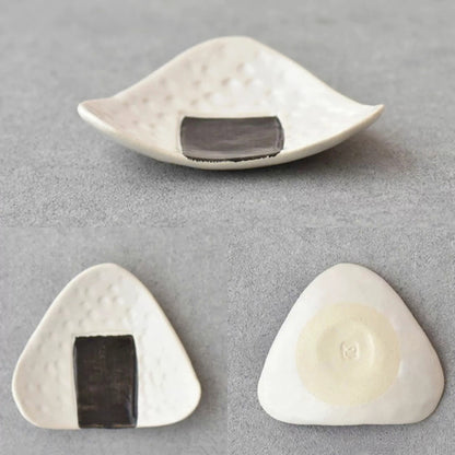 Petite assiette Mino-yaki en forme d’onigiri