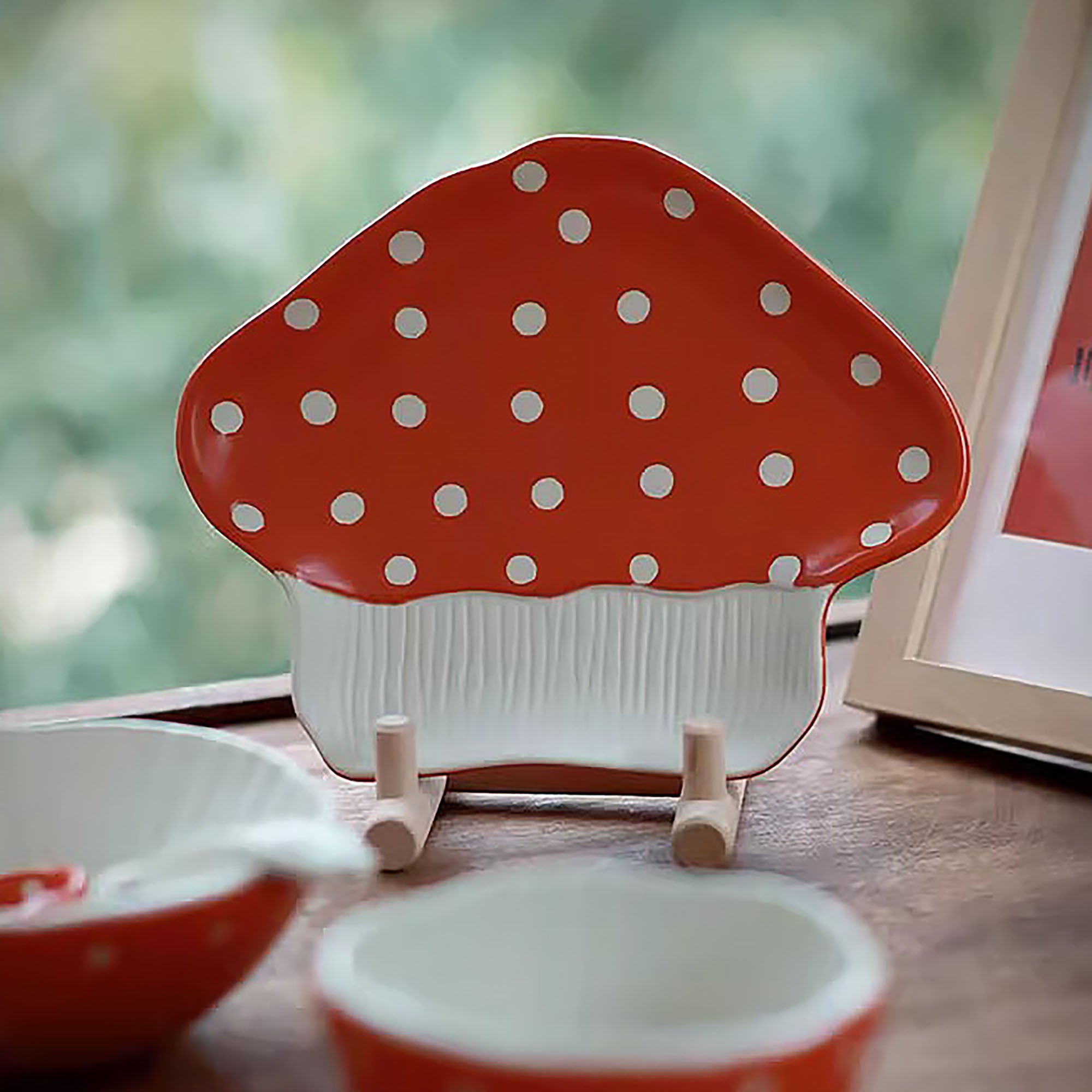 Assiette en céramique en forme de champignon féérique