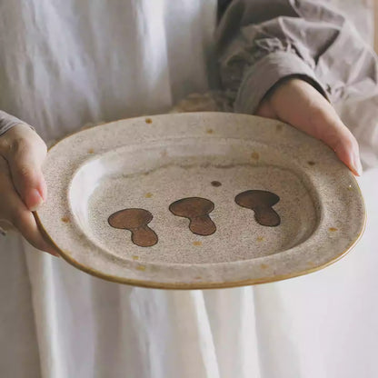 Assiette en céramique artisanale motif champignon