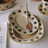 Assiette en céramique fait main style vintage à pois