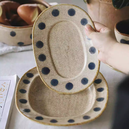 Assiette en céramique fait main style vintage à pois