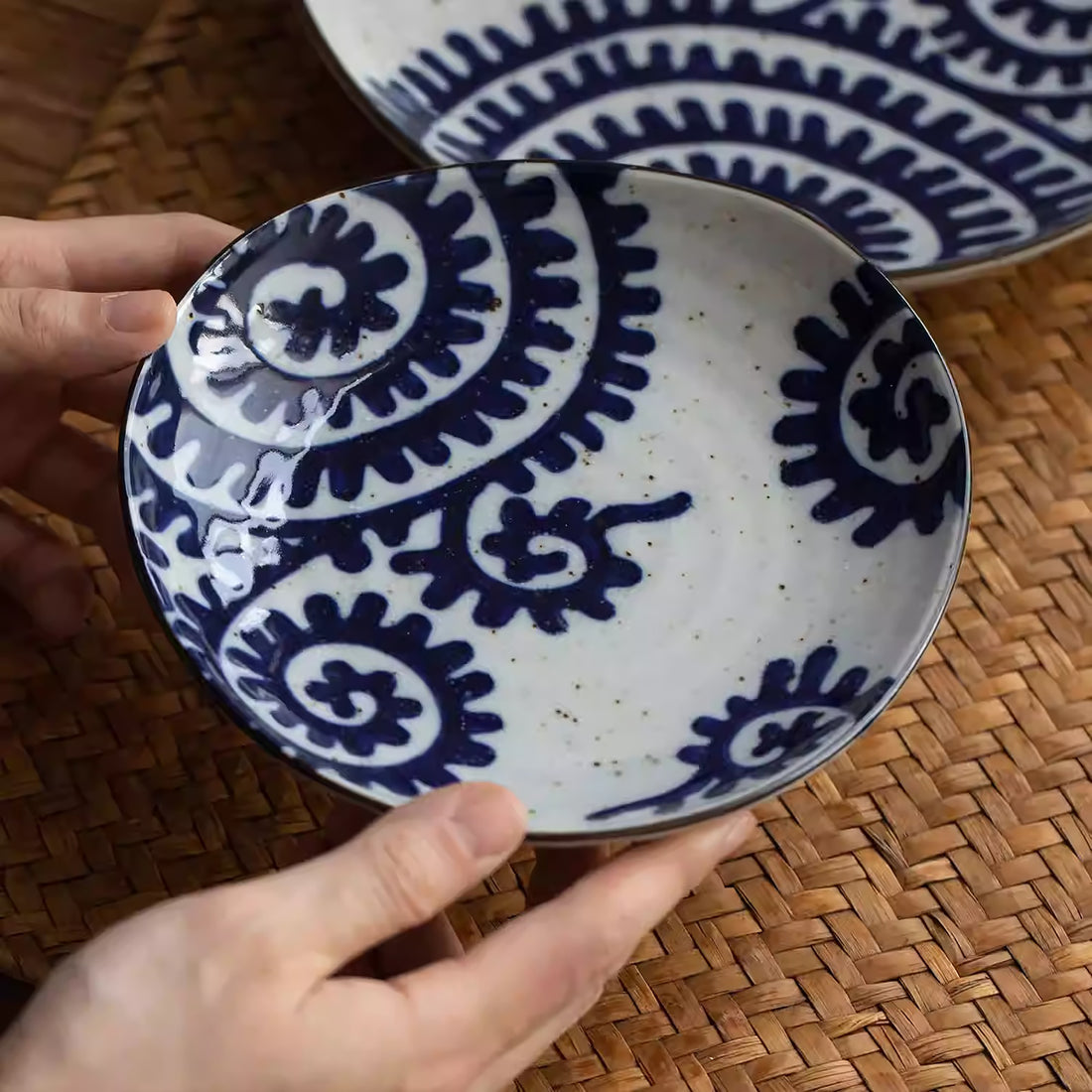 Assiette Minoyaki avec motif tako-karakusa