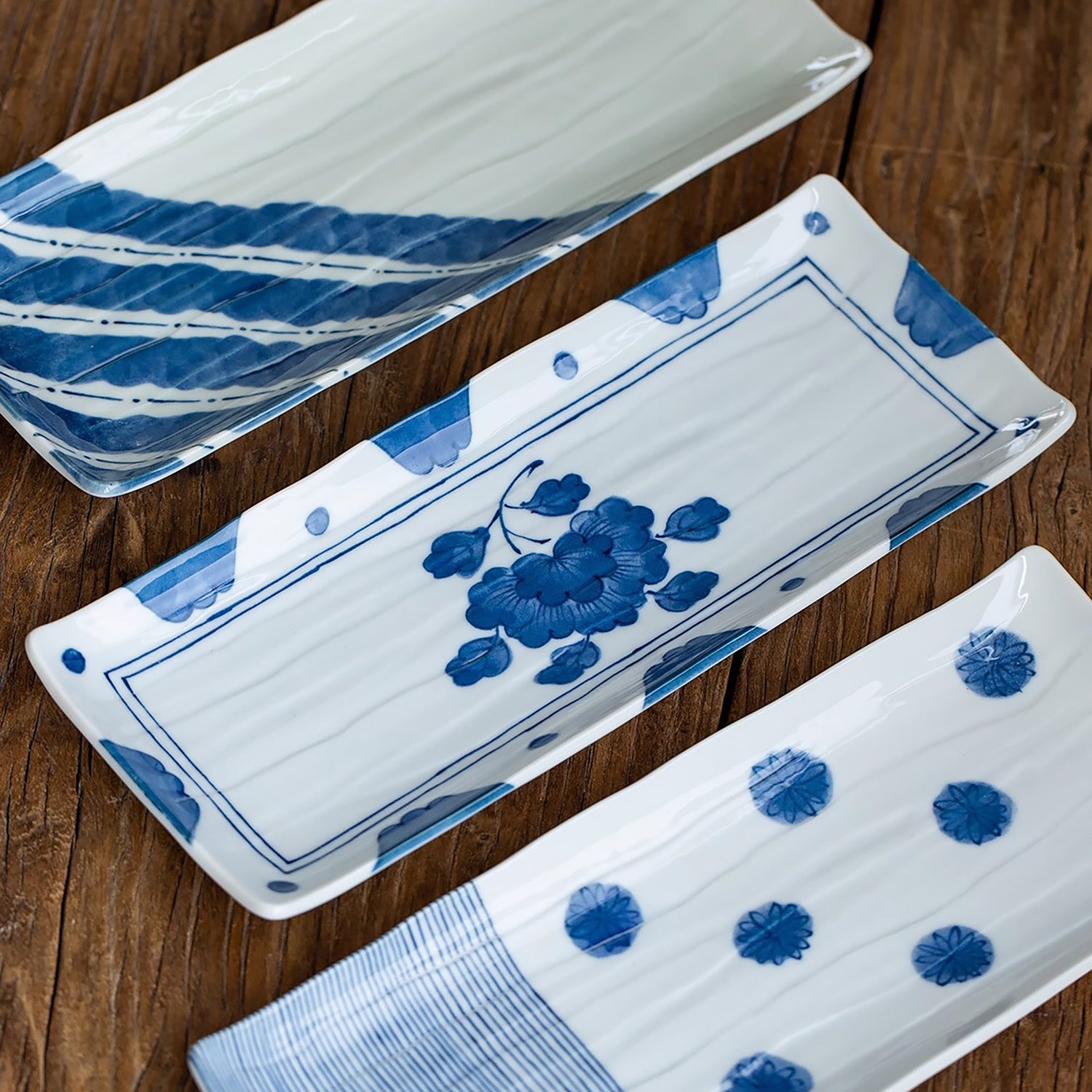 Assiettes rectangulaires Mino-yaki – série bleue motif Karakusa