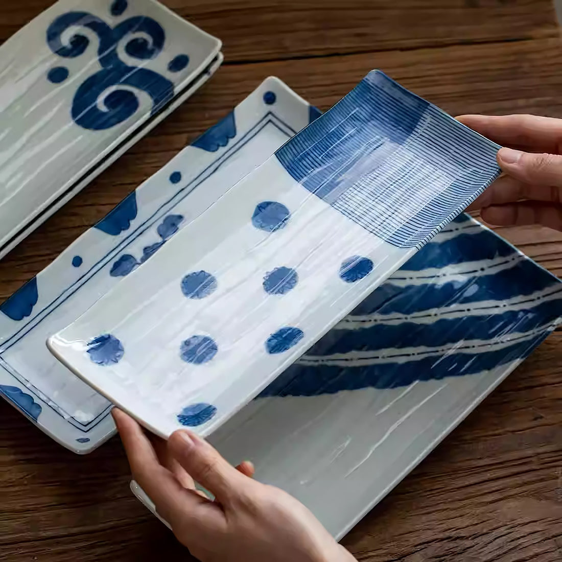 Assiettes rectangulaires Mino-yaki – série bleue motif Karakusa