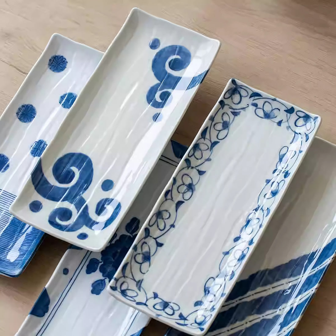 Assiettes rectangulaires Mino-yaki – série bleue motif Karakusa