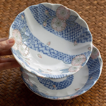 Assiette creuse Mino-yaki avec motif sakura et vagues bonheur