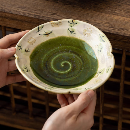 Assiette en céramique Setoyaki avec motifs floraux