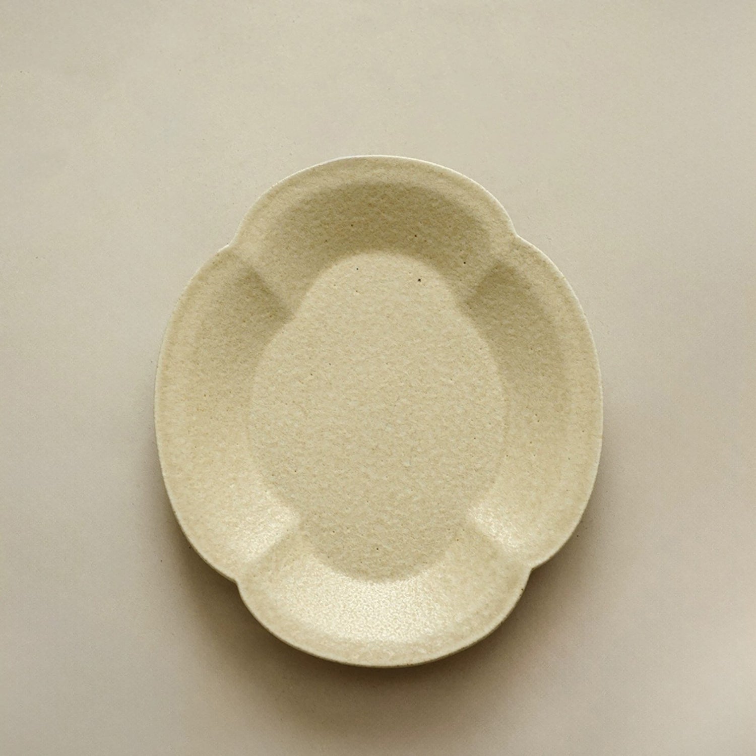 Assiette en forme de fleur begonia à effet cuisson four