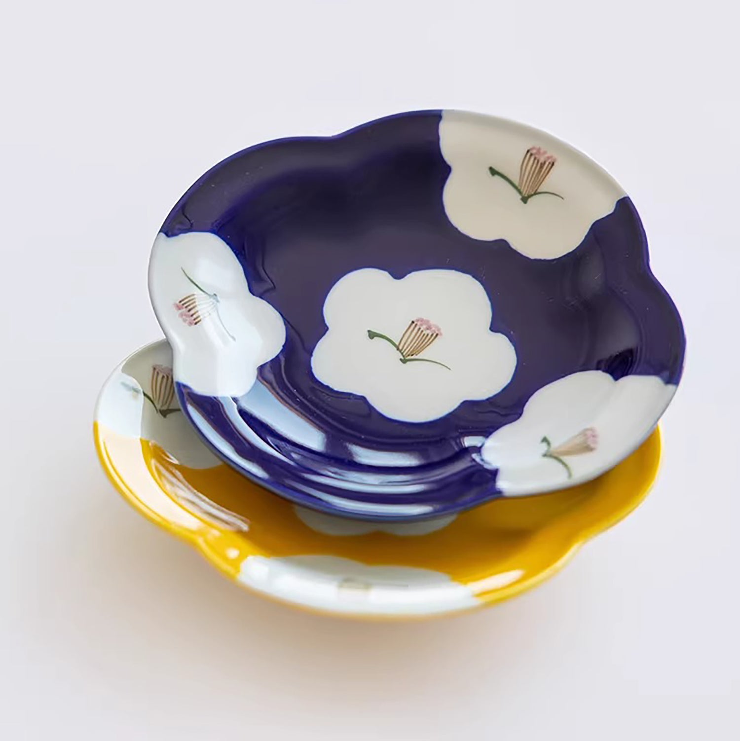 Assiette camélia Arita
