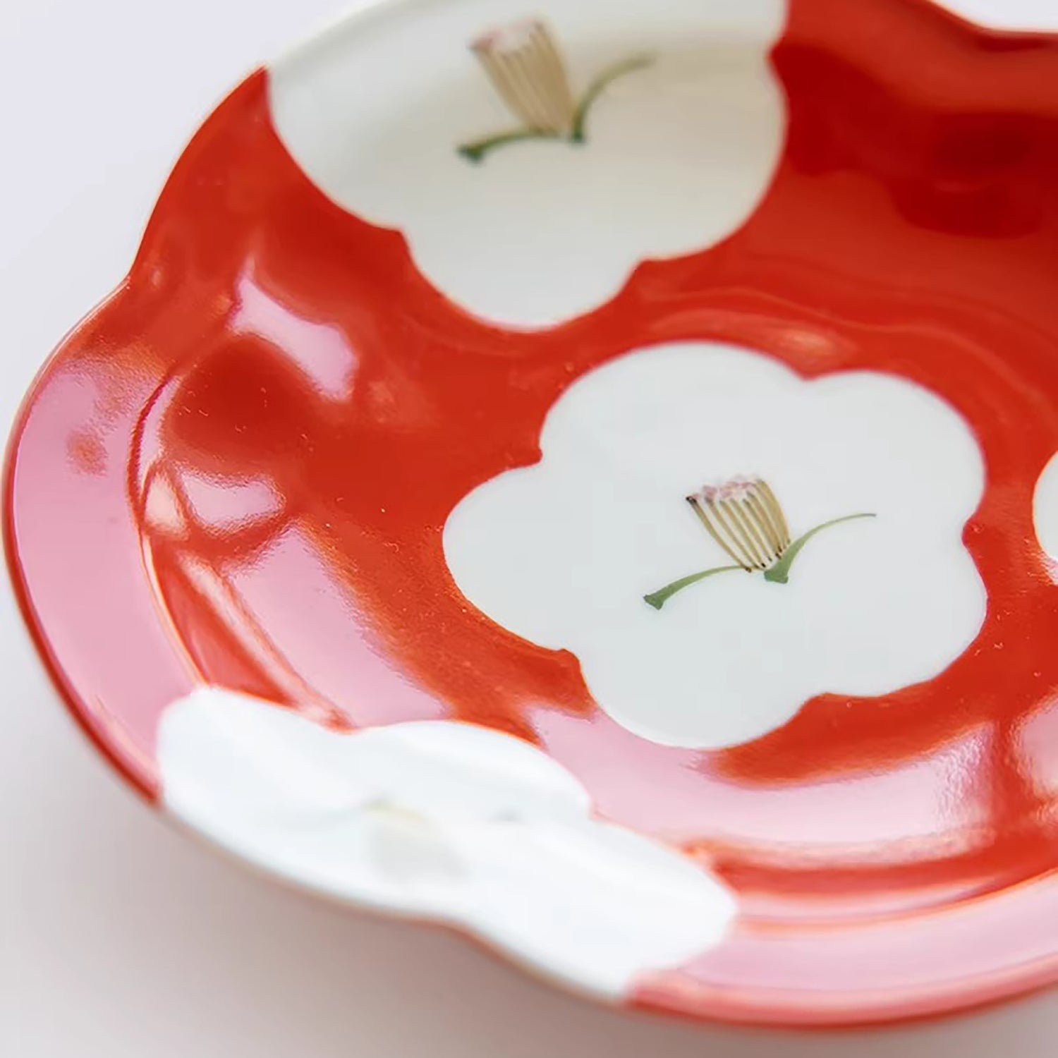 Assiette camélia Arita