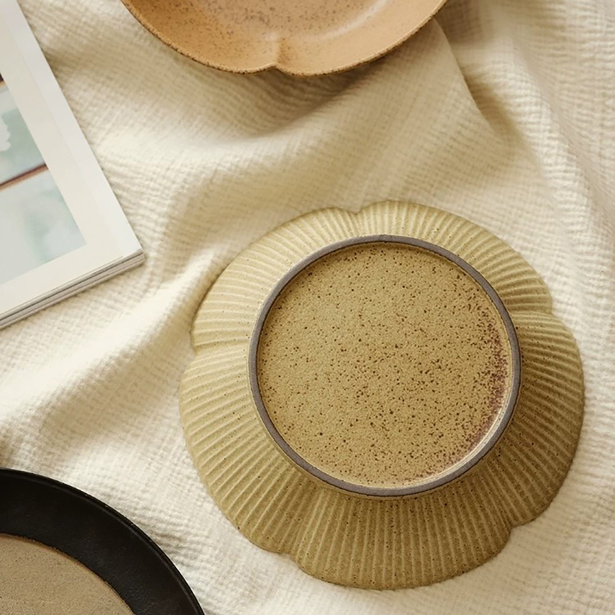Assiette creuse en forme de fleur de prunier 