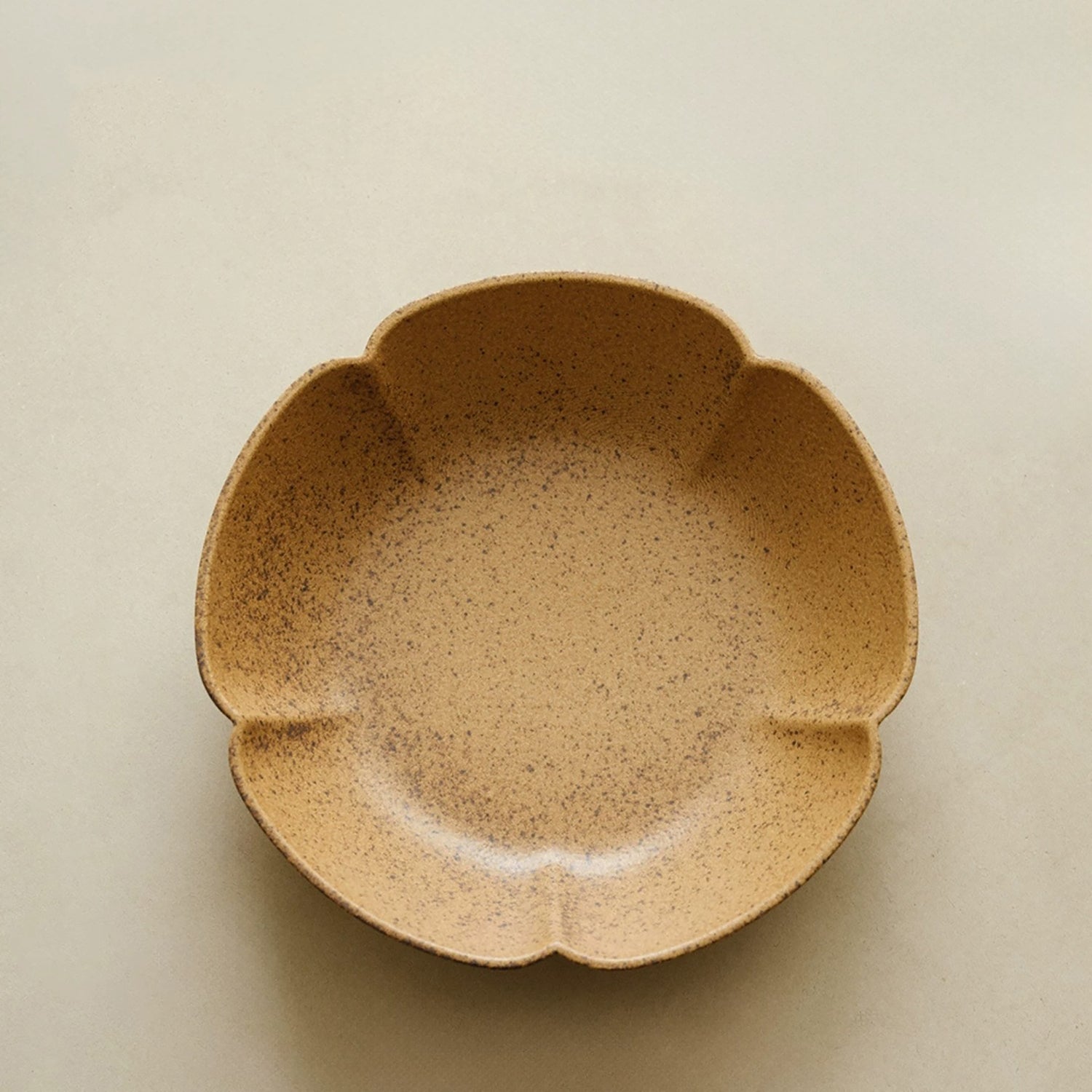 Assiette creuse en forme de fleur de prunier 