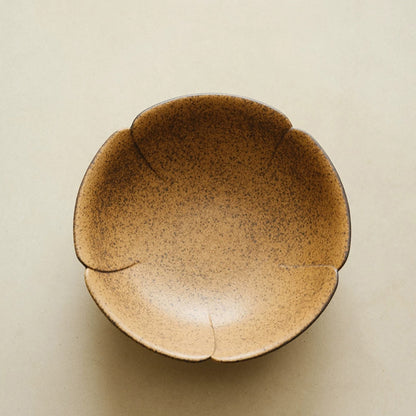 Assiette creuse fleur de pêcher effet cuisson four