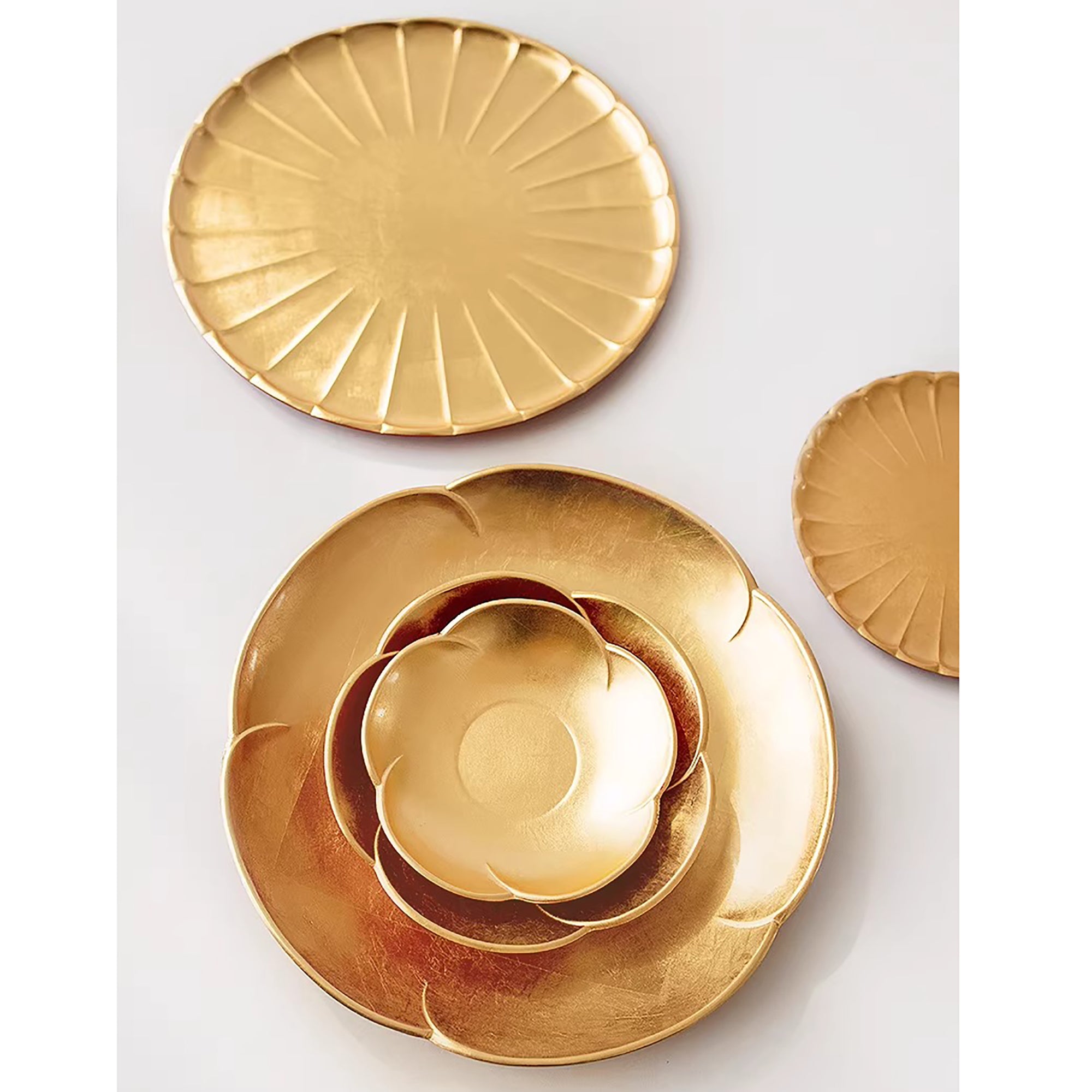 Assiette Yamanaka laque feuille d’or forme fleur