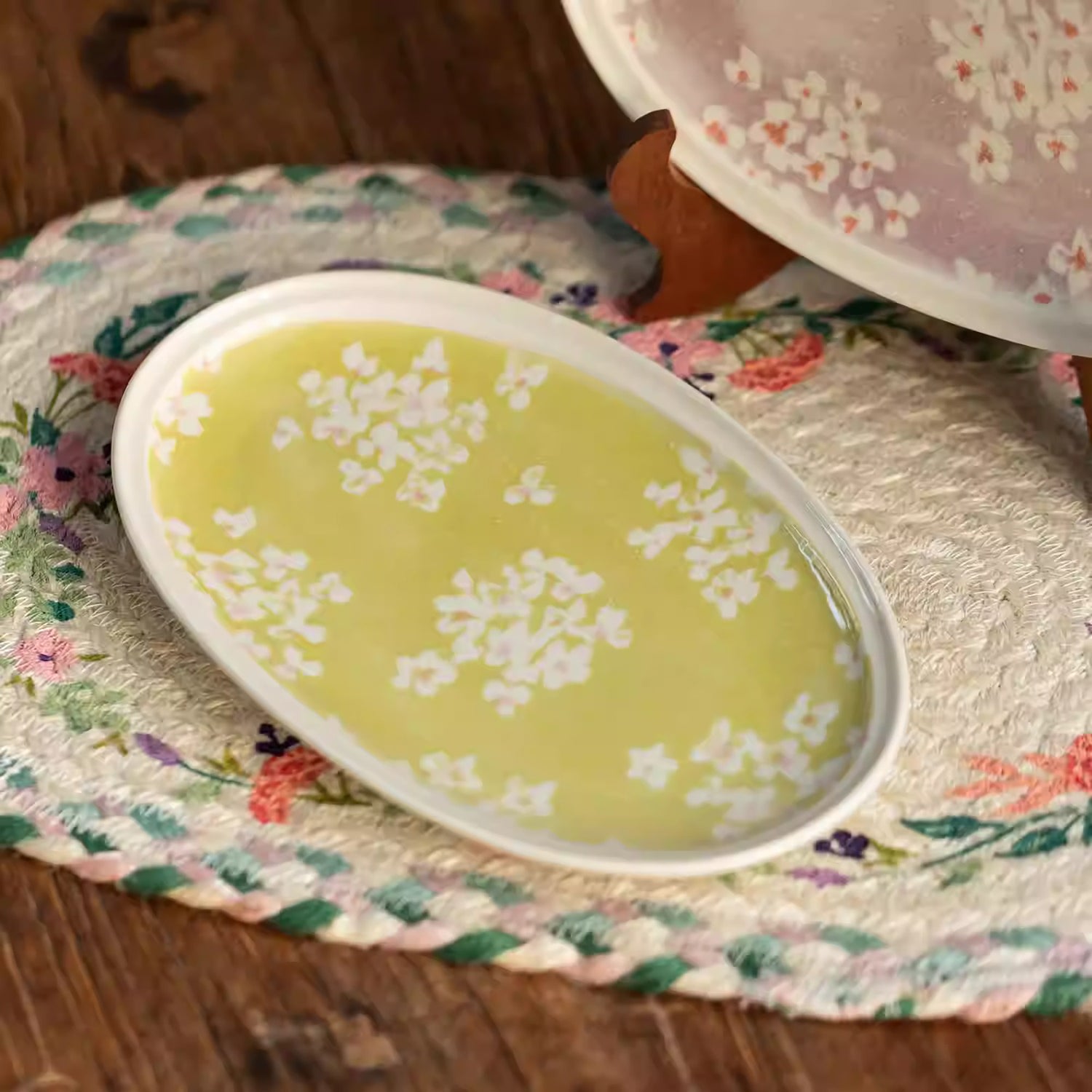 Assiette ovale Minoyaki motif narcisse peinte main