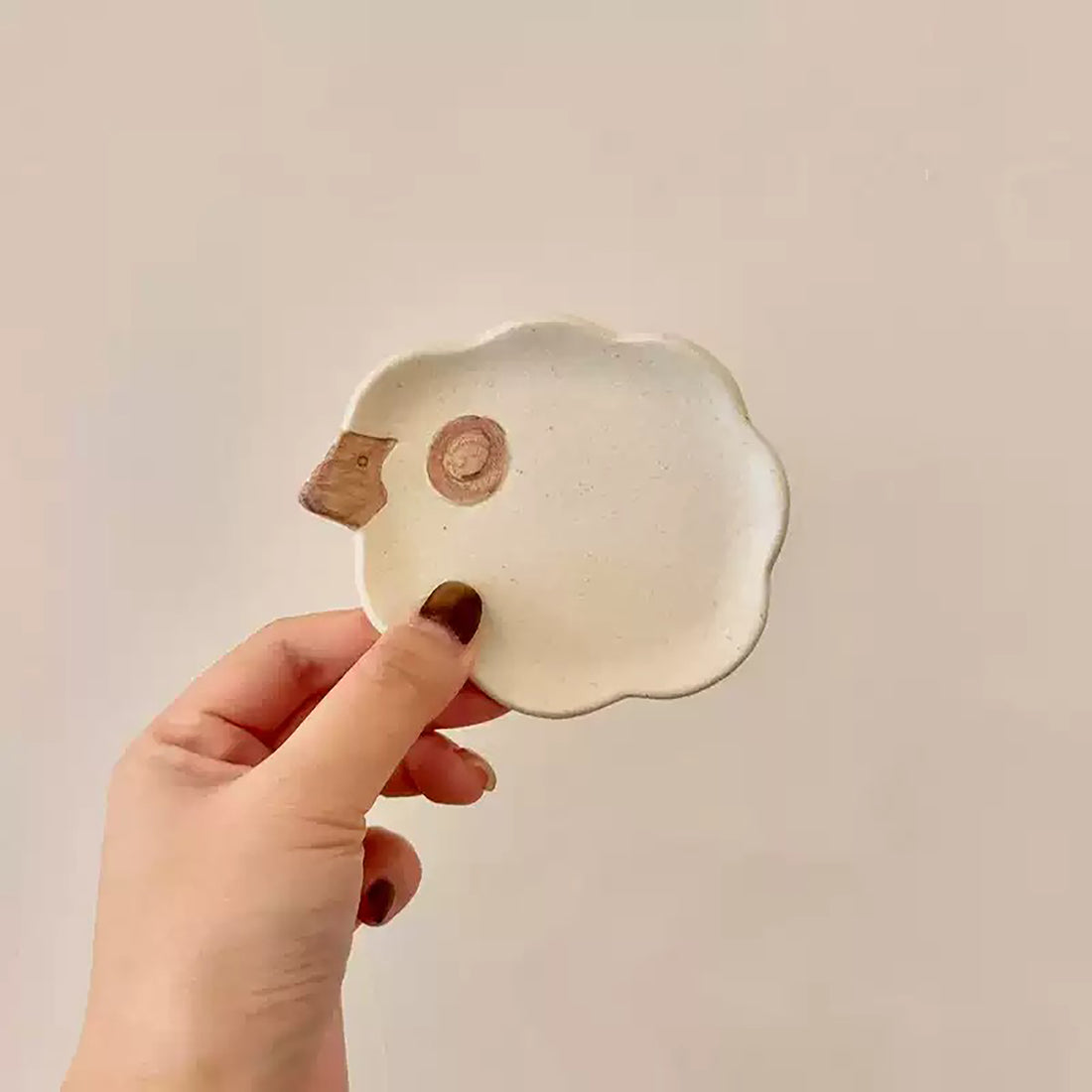 Petite assiette Minoyaki avec mignon motif mouton