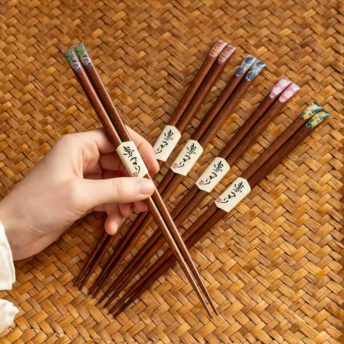 Baguettes Tanaka en bois naturel pointe fine