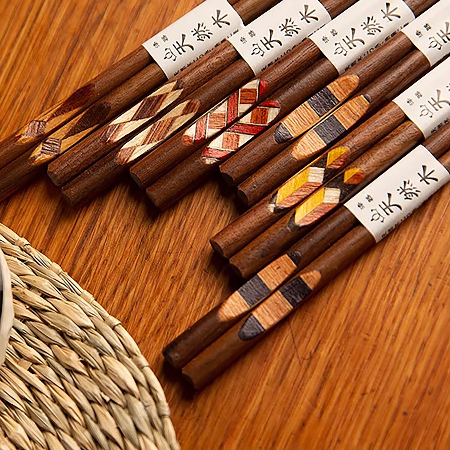 Baguettes en noyer avec rétro texture artisanale de Style japonais