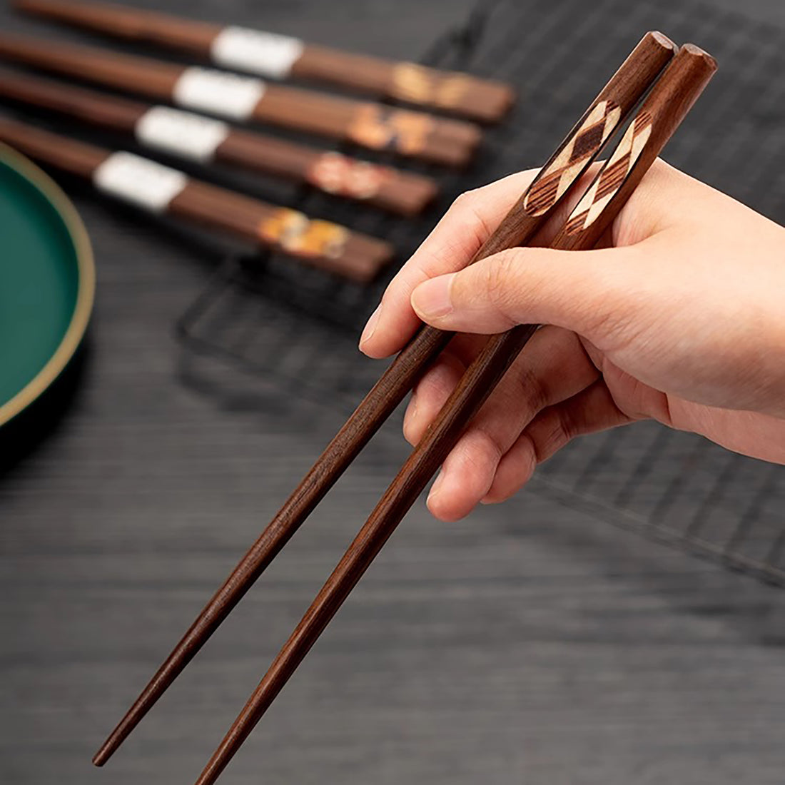 Baguettes en noyer avec rétro texture artisanale de Style japonais