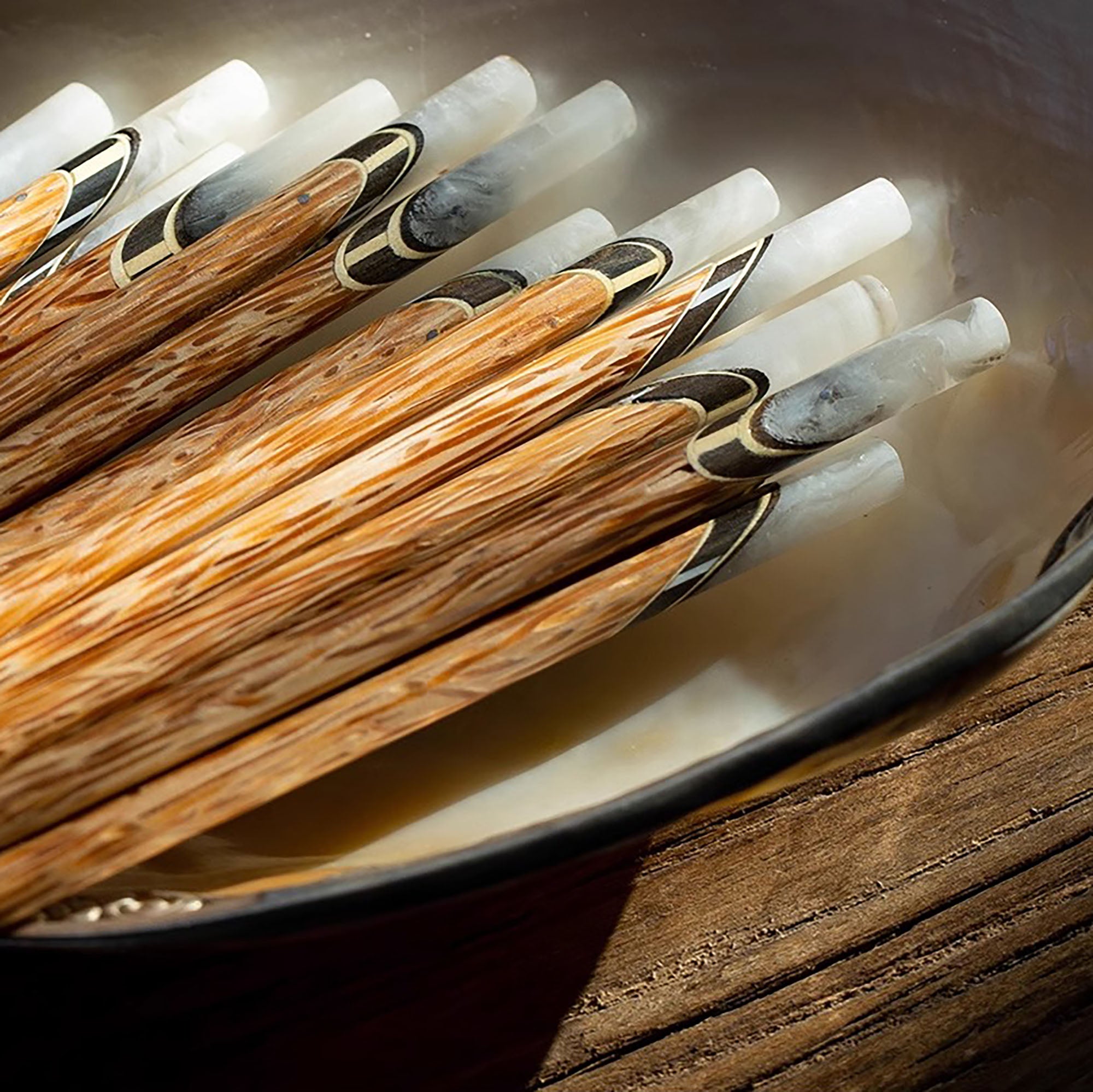 Baguettes en bois de cocotier ornées de nacre