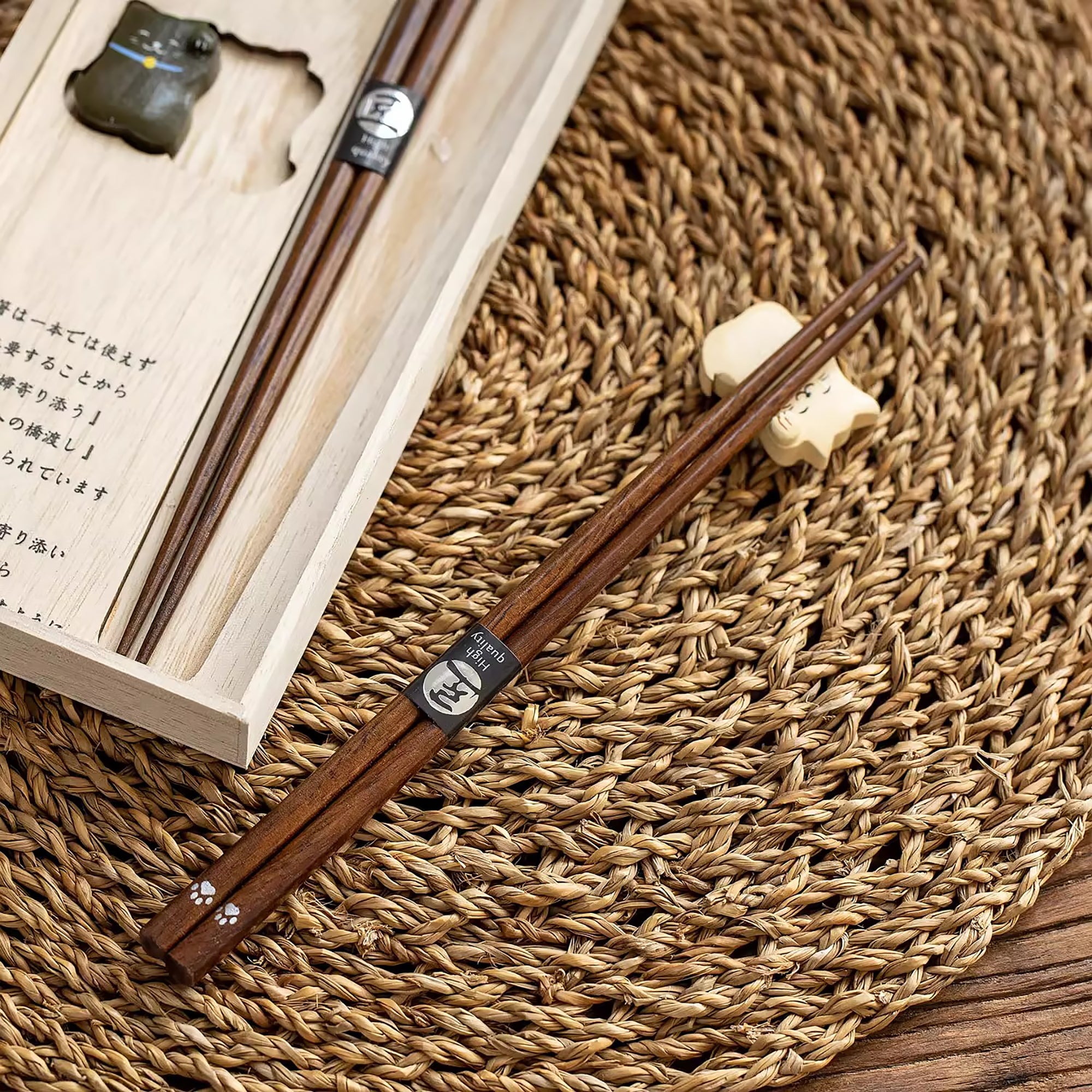 Coffret de baguettes japonaises en bois Maneki Neko