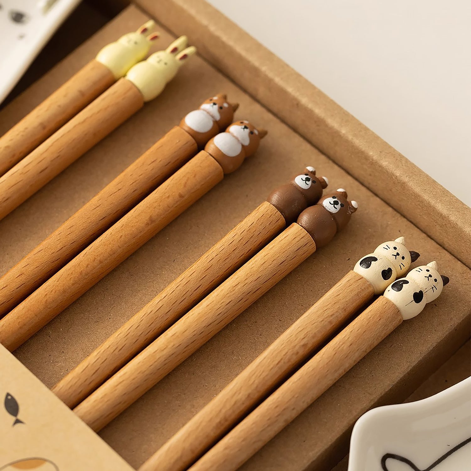 Coffret de baguettes en bois avec coupelle chat