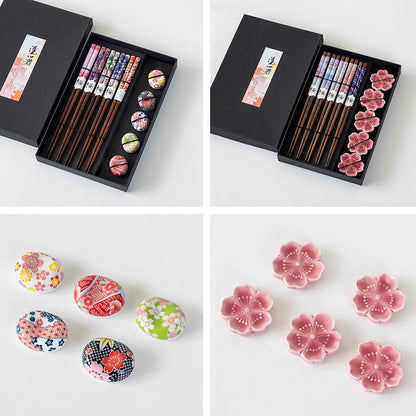 Coffret de baguettes Tanaka en bois naturel avec repose-baguettes sakura